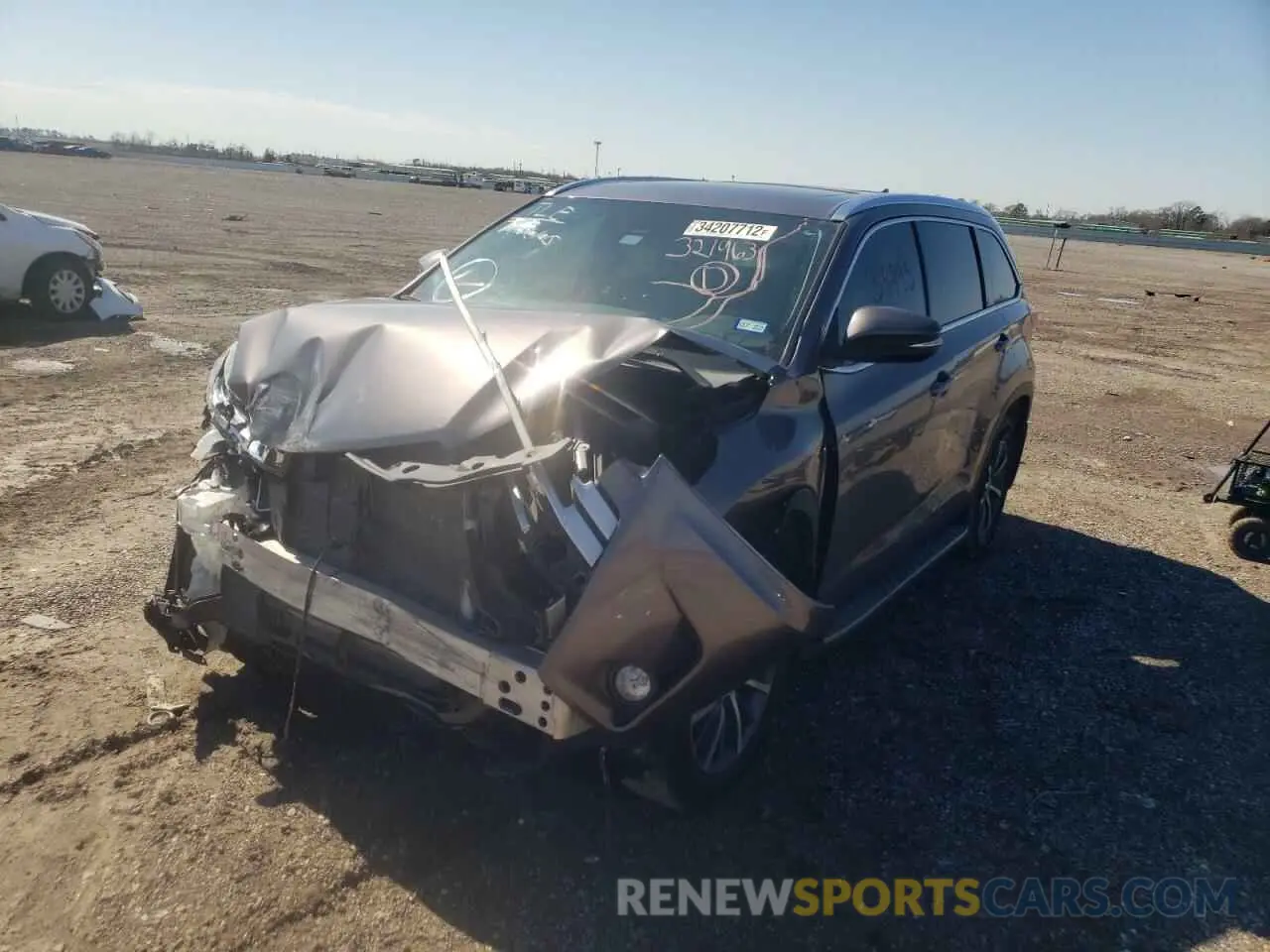 2 Photograph of a damaged car 5TDKZRFH8KS321963 TOYOTA HIGHLANDER 2019