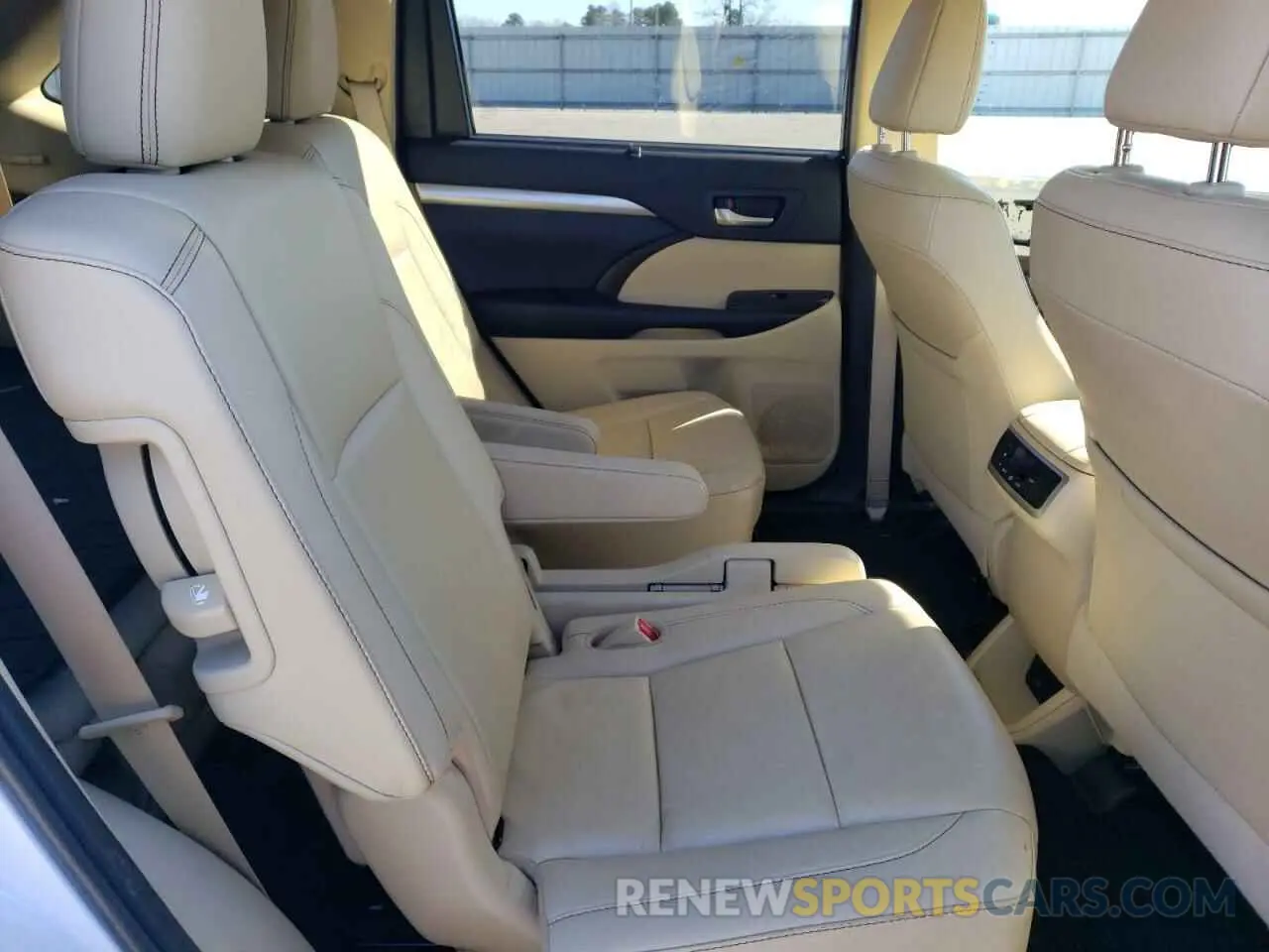 10 Фотография поврежденного автомобиля 5TDKZRFH8KS329030 TOYOTA HIGHLANDER 2019