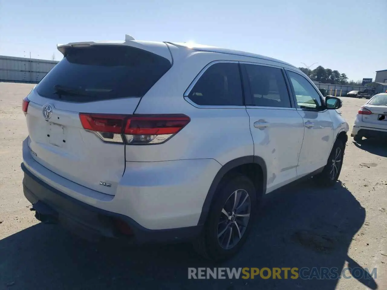 3 Фотография поврежденного автомобиля 5TDKZRFH8KS329030 TOYOTA HIGHLANDER 2019