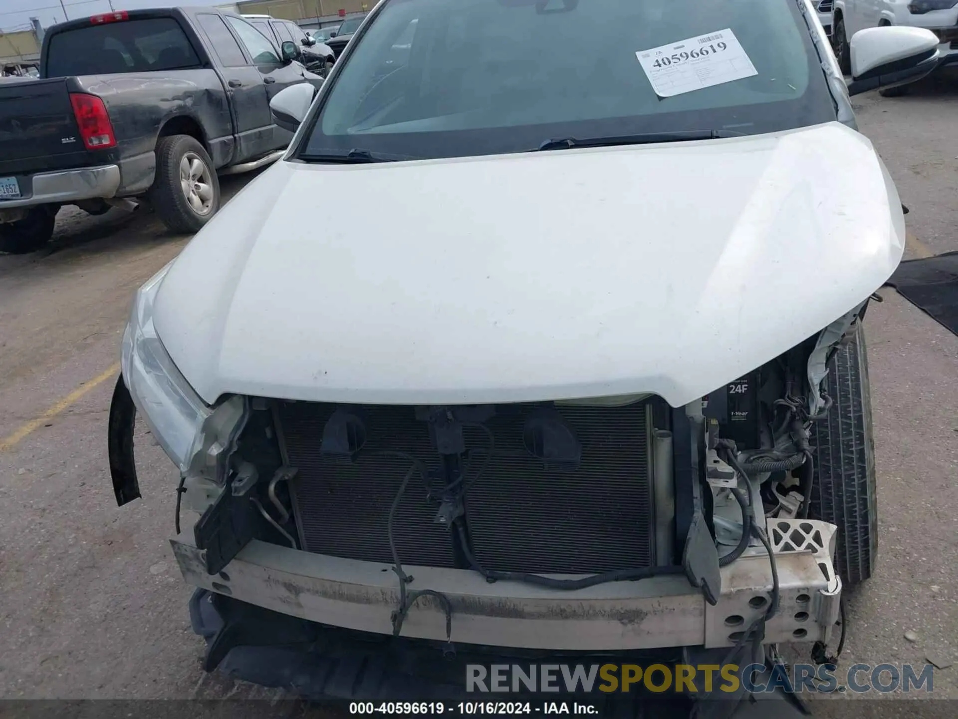 12 Photograph of a damaged car 5TDKZRFH8KS552846 TOYOTA HIGHLANDER 2019
