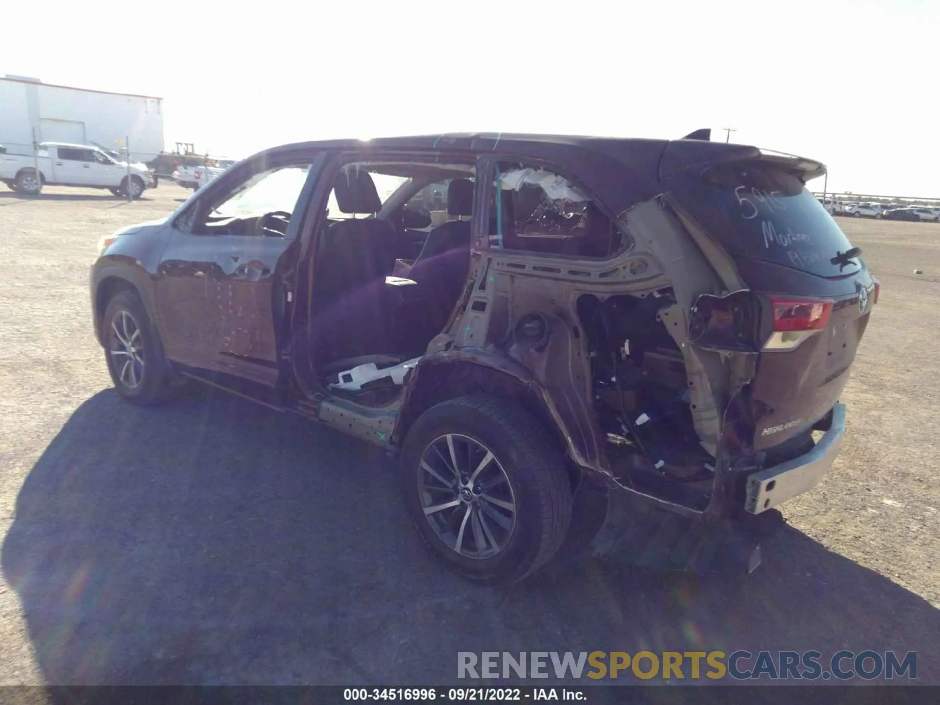 3 Photograph of a damaged car 5TDKZRFH9KS341199 TOYOTA HIGHLANDER 2019
