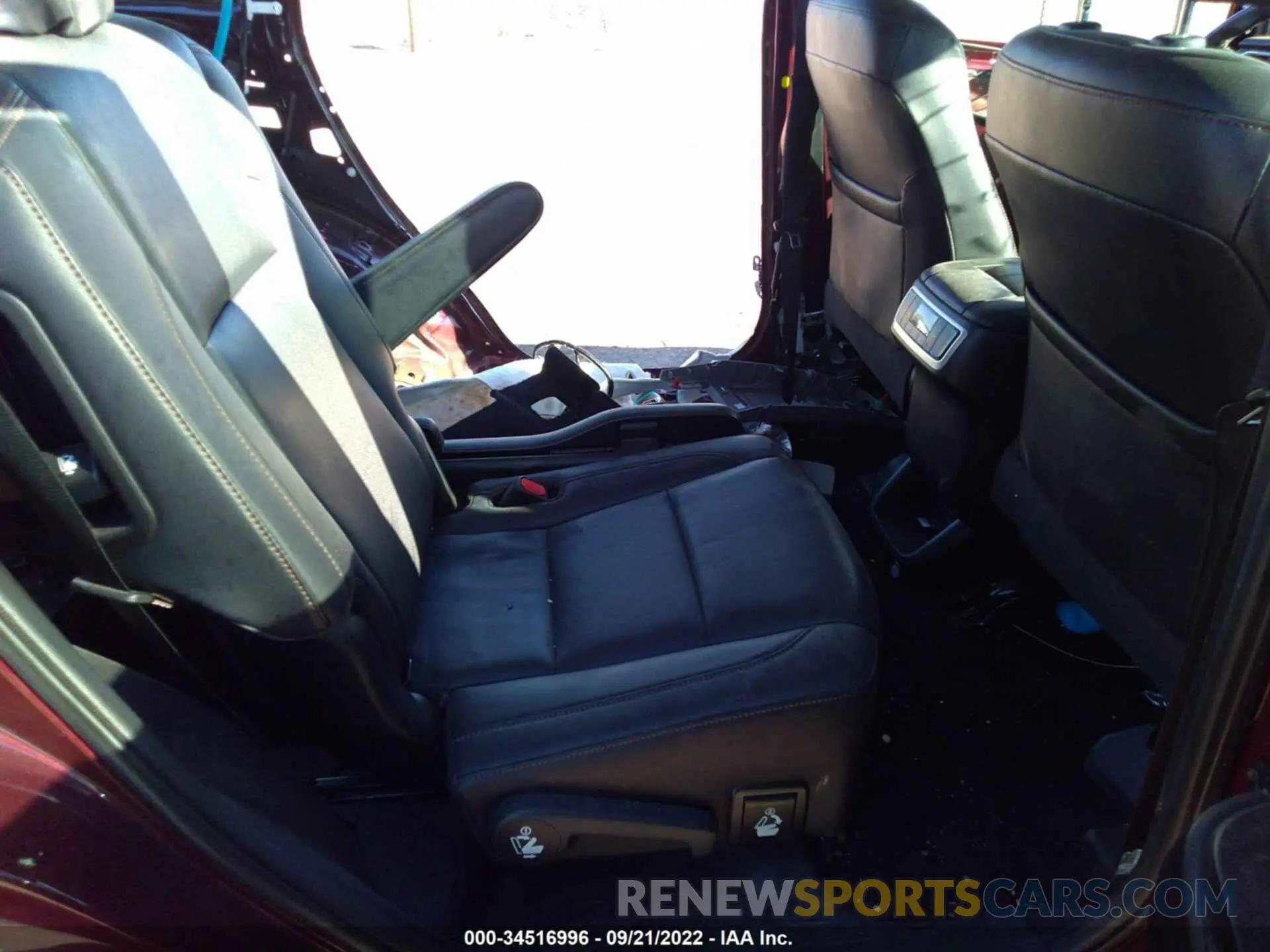 8 Photograph of a damaged car 5TDKZRFH9KS341199 TOYOTA HIGHLANDER 2019