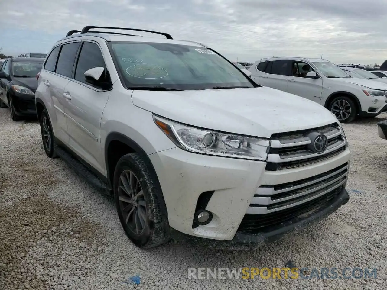 1 Photograph of a damaged car 5TDKZRFH9KS348850 TOYOTA HIGHLANDER 2019