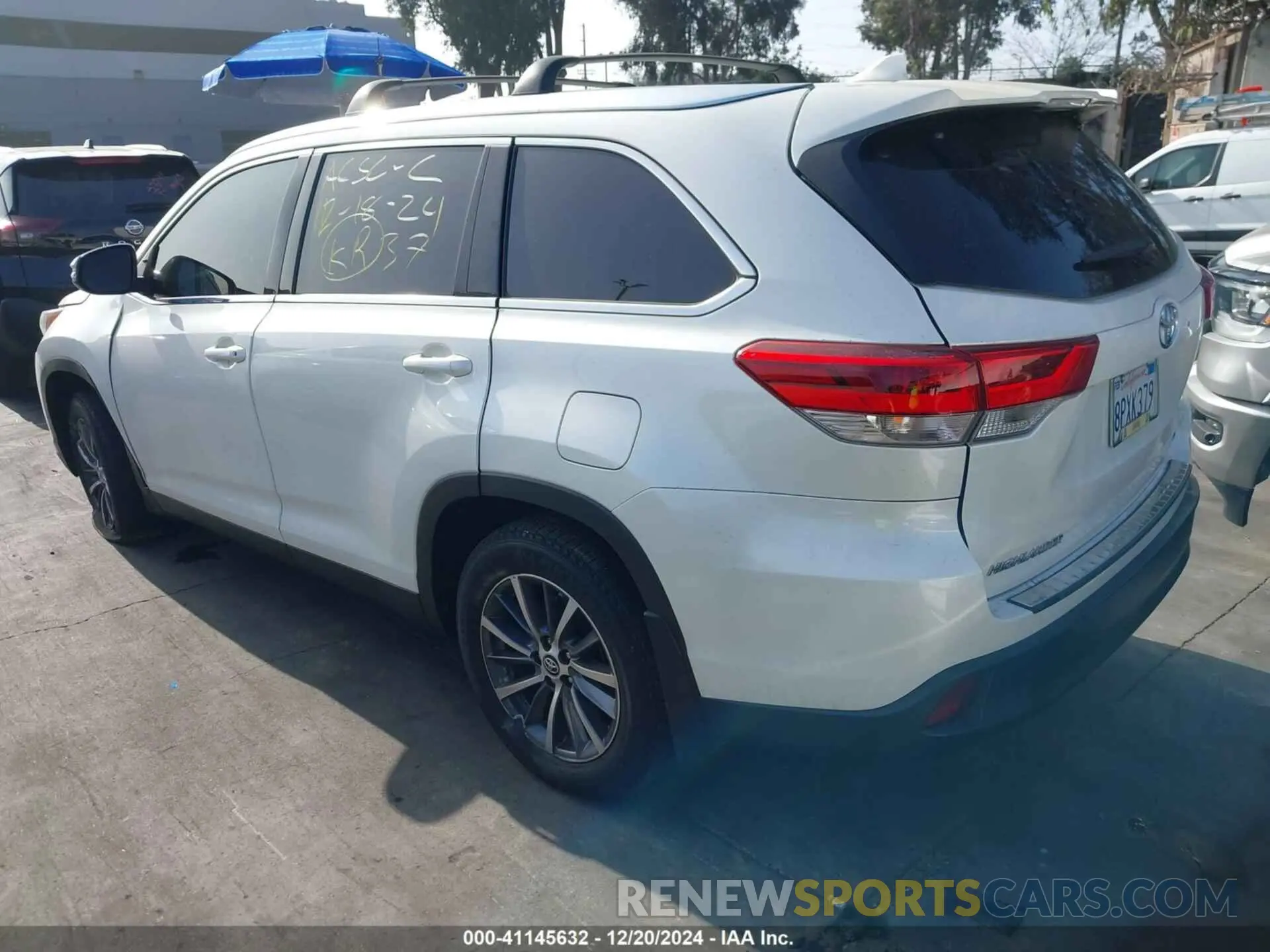 3 Фотография поврежденного автомобиля 5TDKZRFH9KS572927 TOYOTA HIGHLANDER 2019