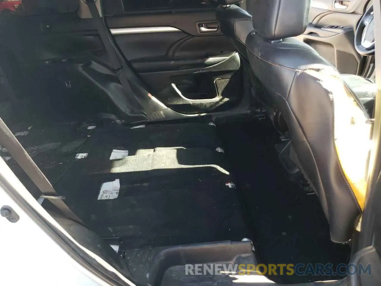 6 Photograph of a damaged car 5TDKZRFHXKS553612 TOYOTA HIGHLANDER 2019