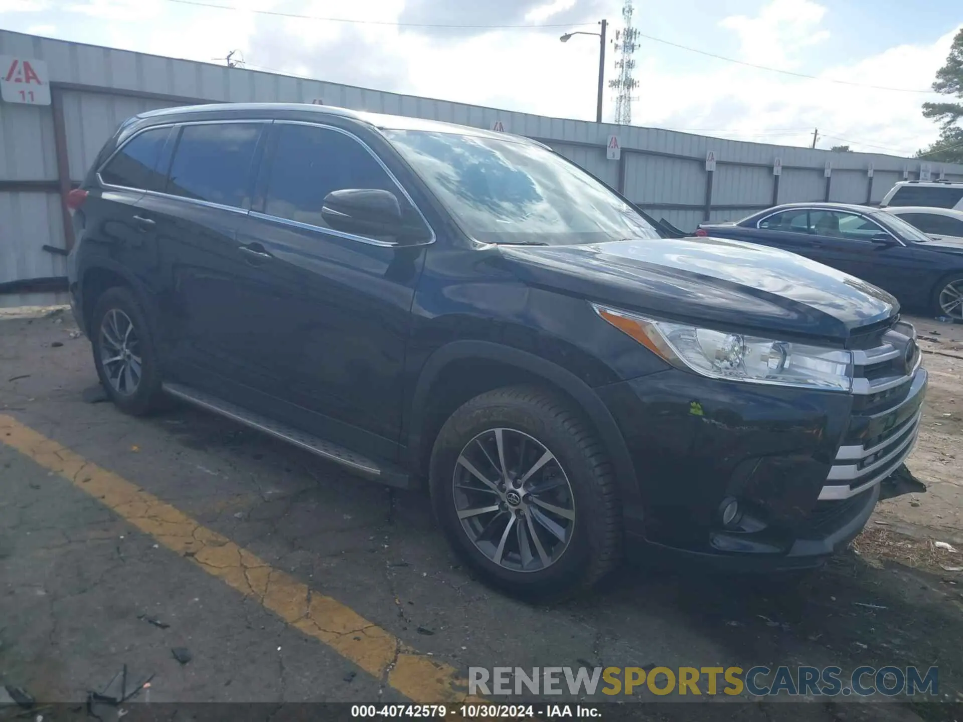 1 Photograph of a damaged car 5TDKZRFHXKS557501 TOYOTA HIGHLANDER 2019