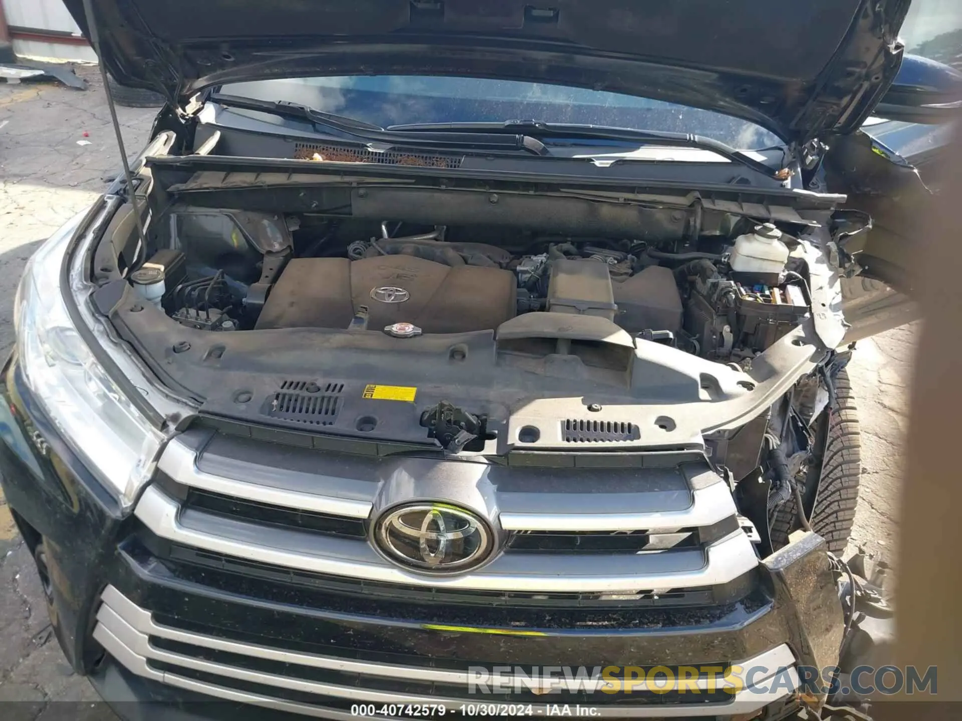 10 Photograph of a damaged car 5TDKZRFHXKS557501 TOYOTA HIGHLANDER 2019
