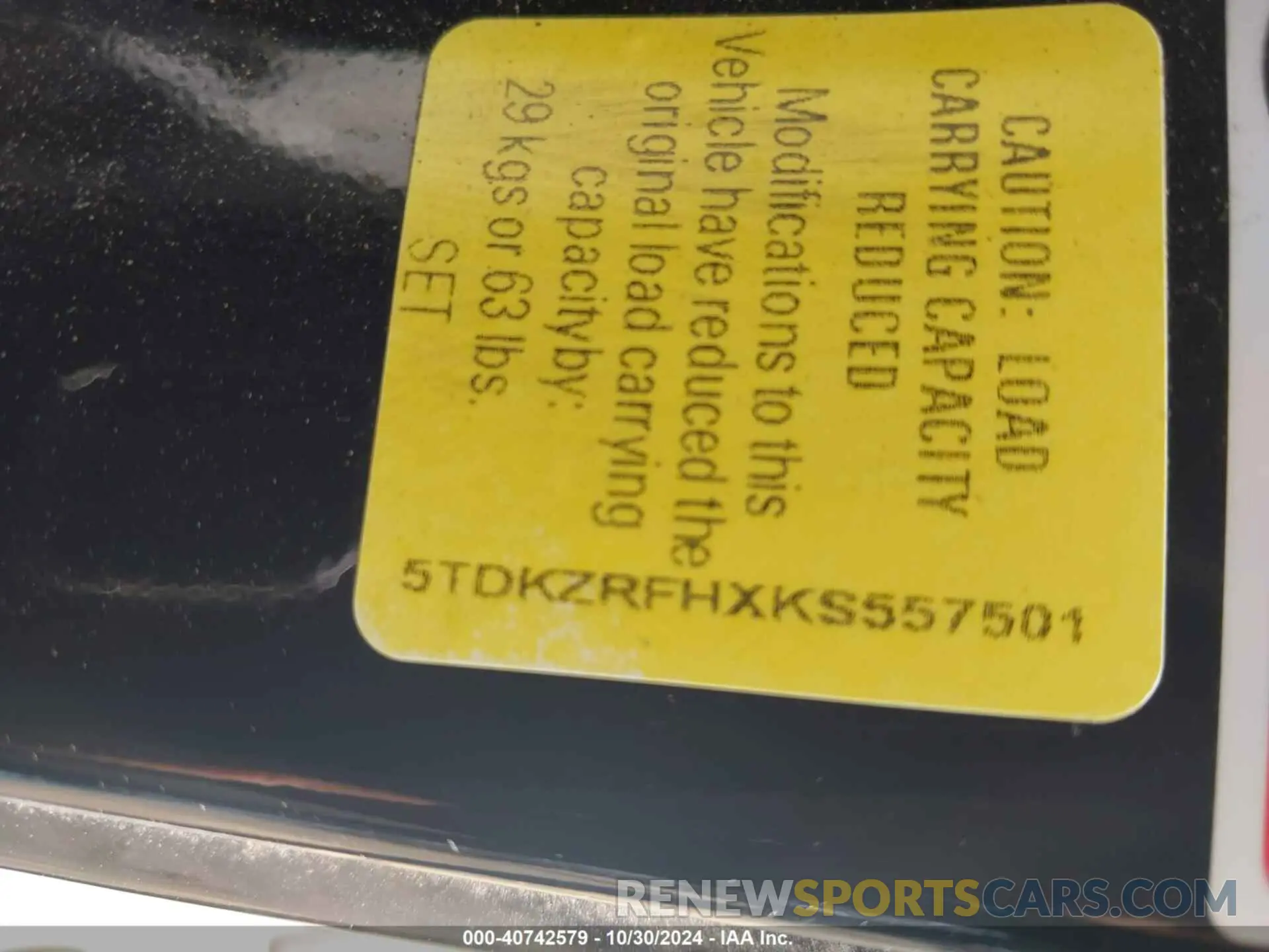 9 Photograph of a damaged car 5TDKZRFHXKS557501 TOYOTA HIGHLANDER 2019