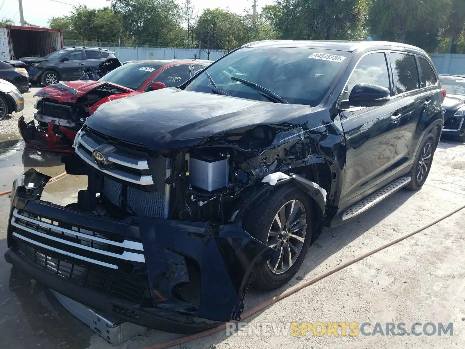 2 Photograph of a damaged car 5TDKZRFHXKS566196 TOYOTA HIGHLANDER 2019