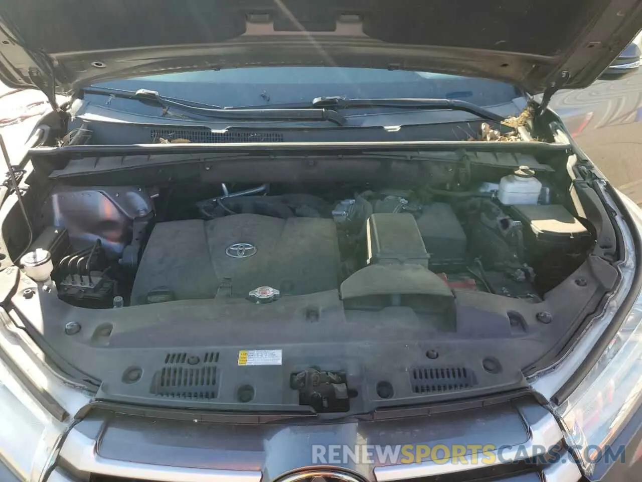 12 Photograph of a damaged car 5TDKZRFHXKS568823 TOYOTA HIGHLANDER 2019