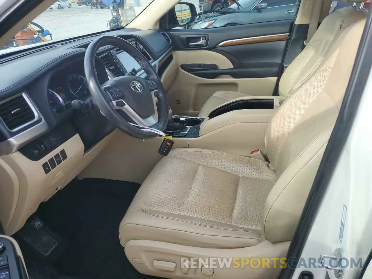 7 Photograph of a damaged car 5TDYZRFH0KS313141 TOYOTA HIGHLANDER 2019