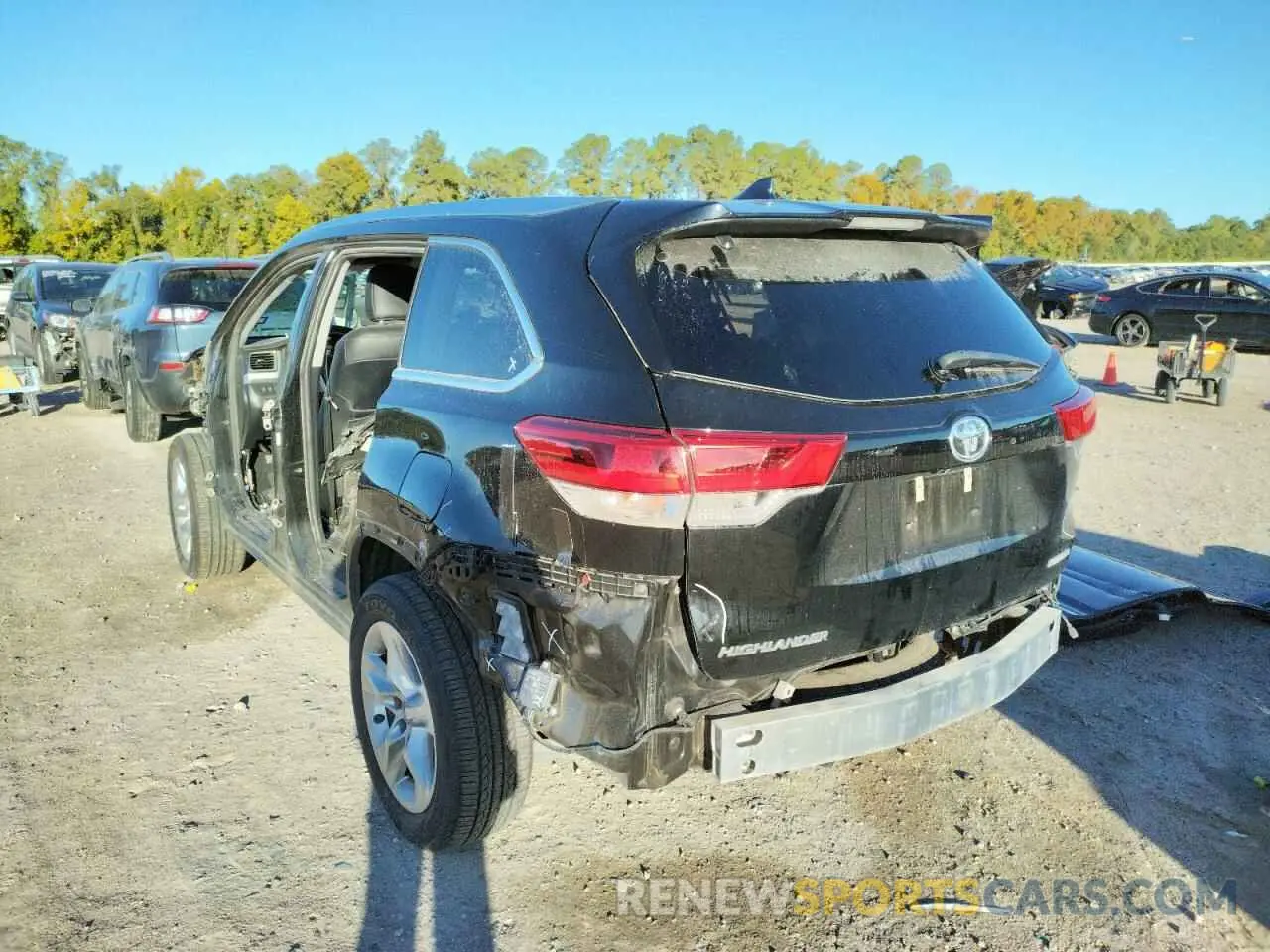 3 Photograph of a damaged car 5TDYZRFH2KS320009 TOYOTA HIGHLANDER 2019