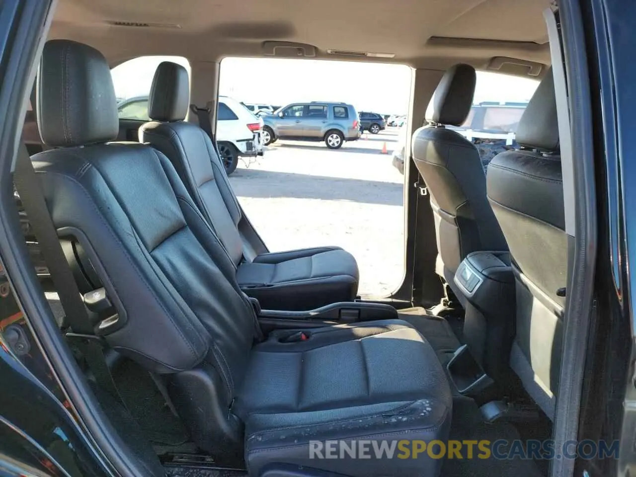 6 Photograph of a damaged car 5TDYZRFH2KS320009 TOYOTA HIGHLANDER 2019