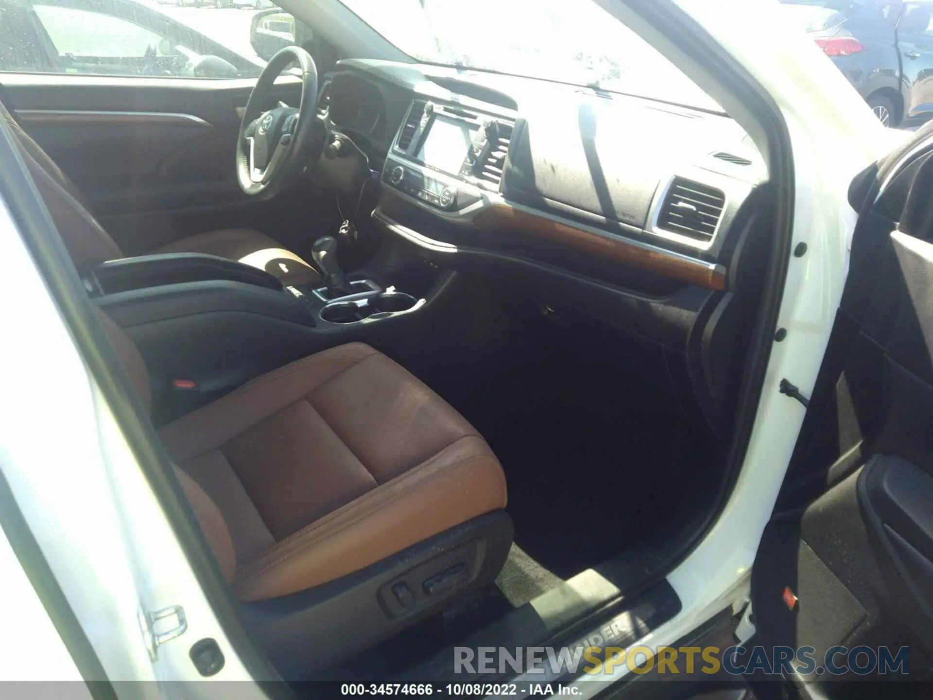 5 Фотография поврежденного автомобиля 5TDYZRFH2KS326084 TOYOTA HIGHLANDER 2019