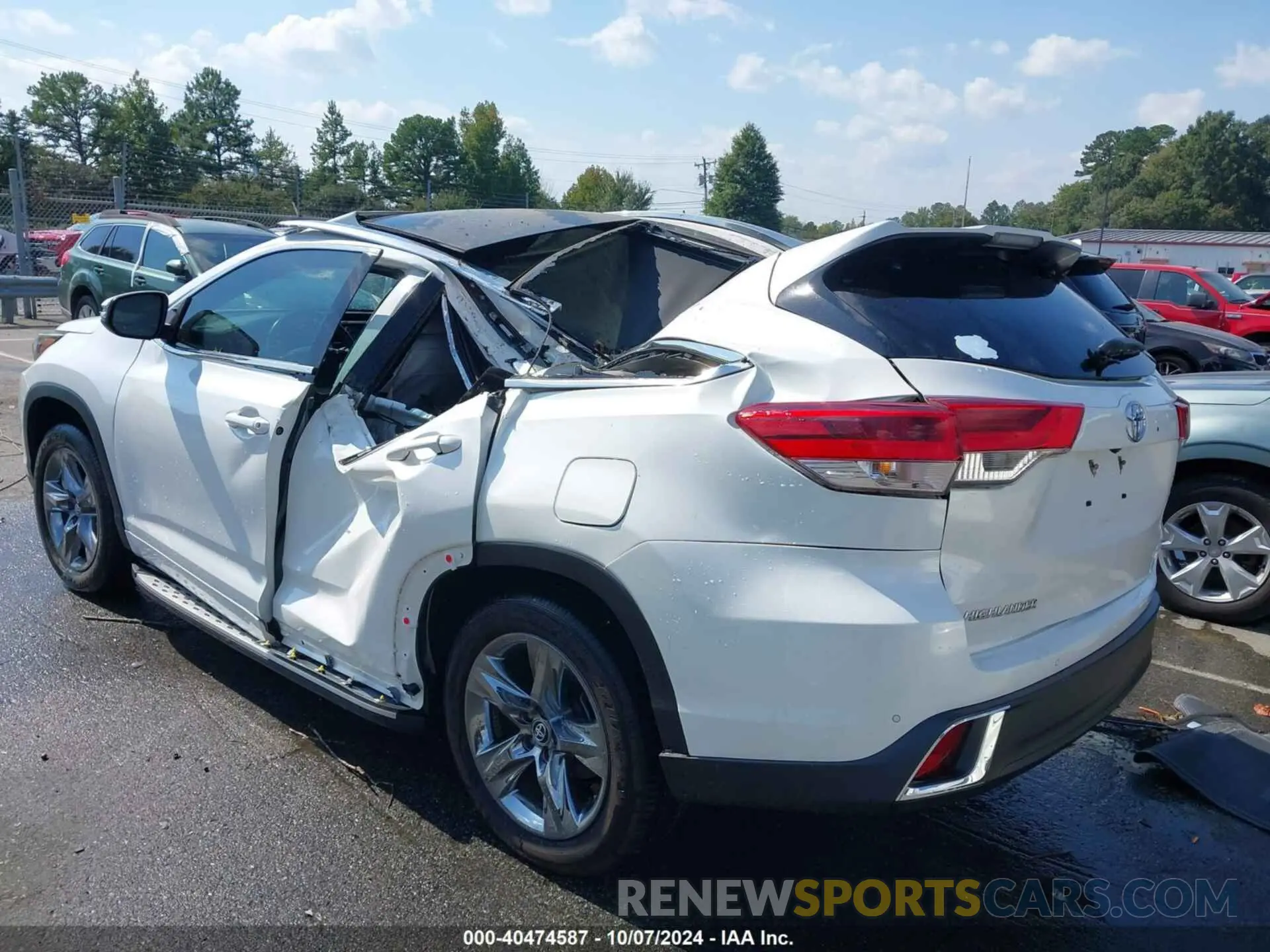 3 Photograph of a damaged car 5TDYZRFH3KS312016 TOYOTA HIGHLANDER 2019