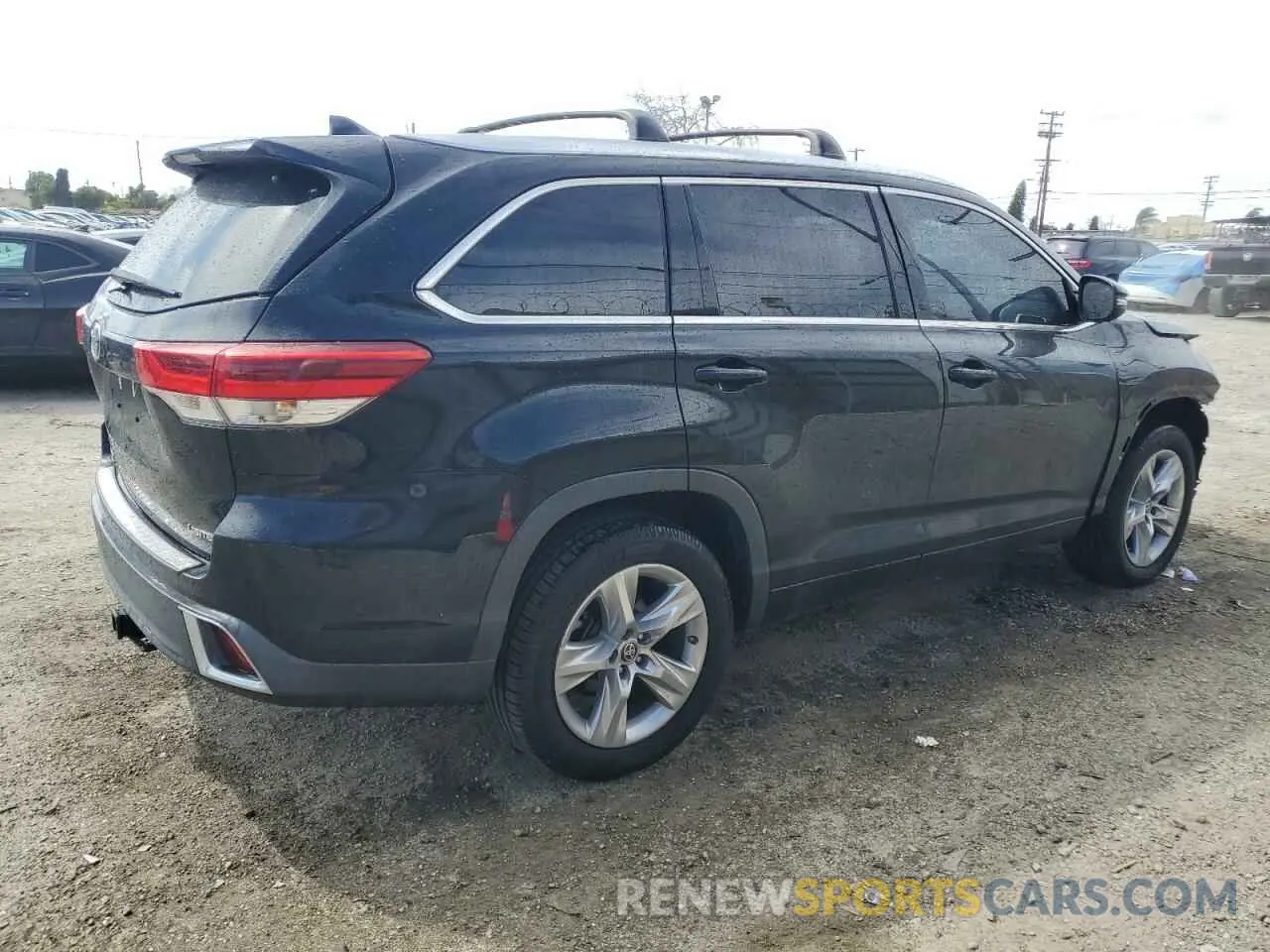 3 Photograph of a damaged car 5TDYZRFH3KS366626 TOYOTA HIGHLANDER 2019