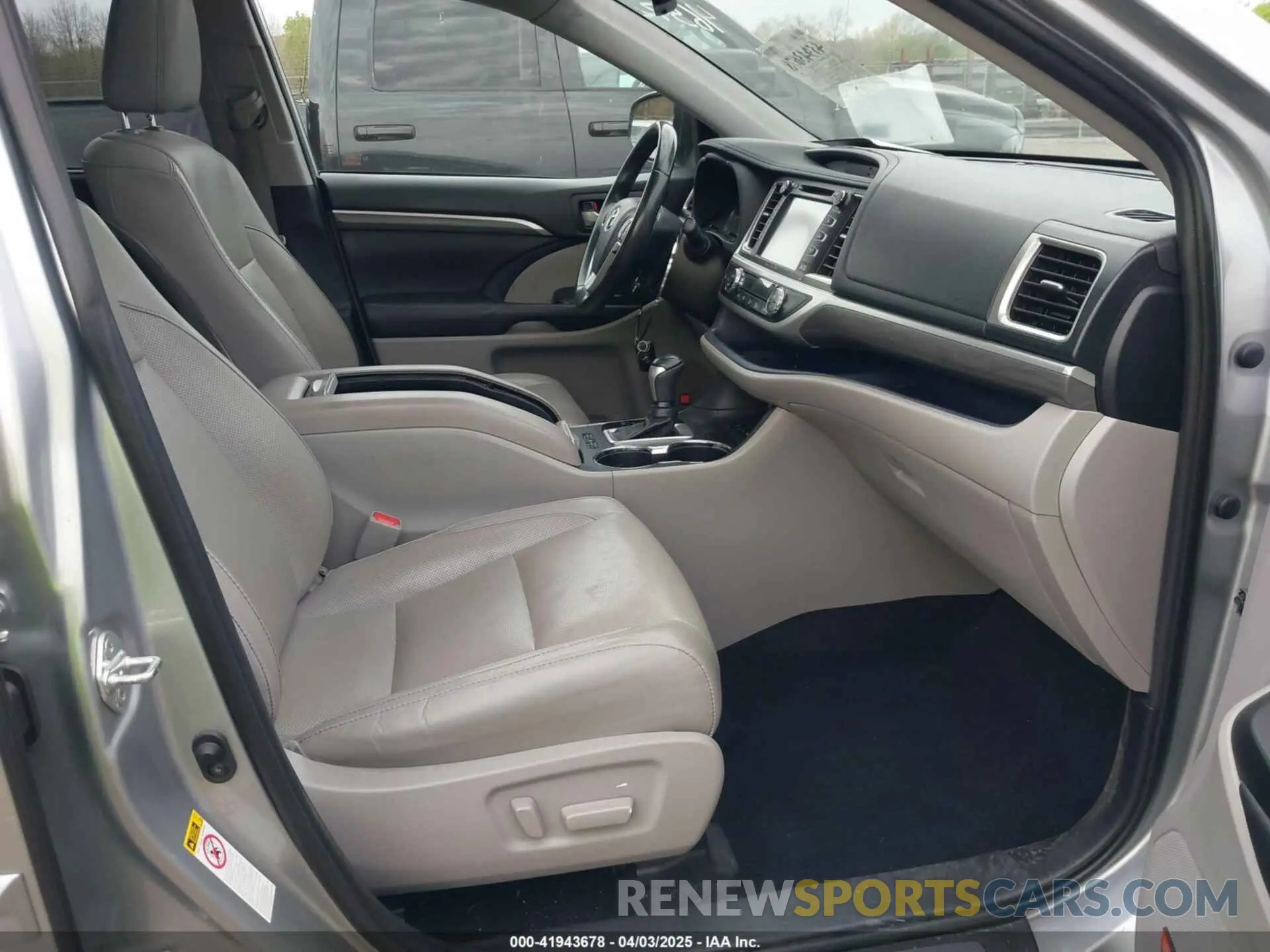5 Фотография поврежденного автомобиля 5TDYZRFH4KS294657 TOYOTA HIGHLANDER 2019