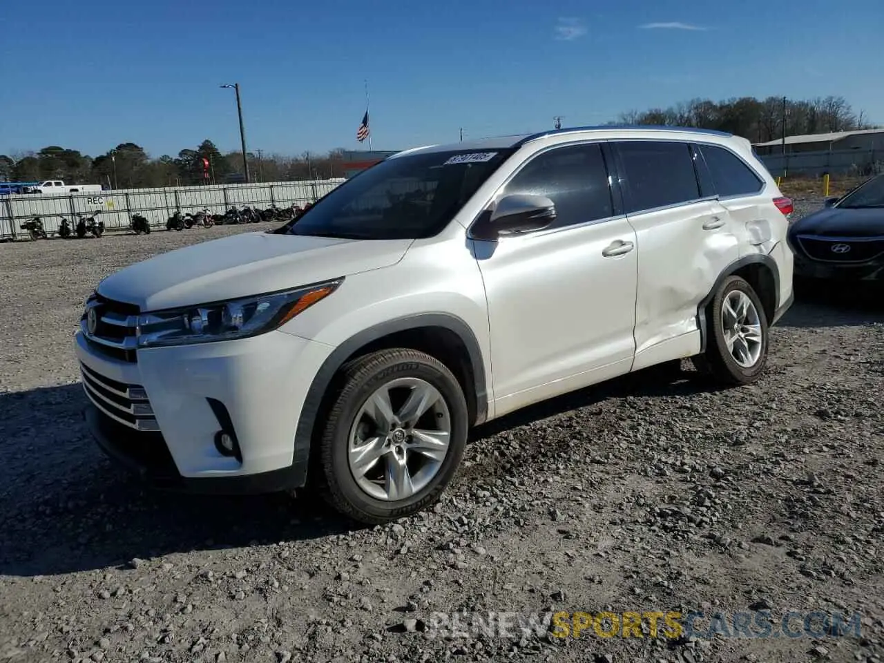 1 Photograph of a damaged car 5TDYZRFH4KS329505 TOYOTA HIGHLANDER 2019