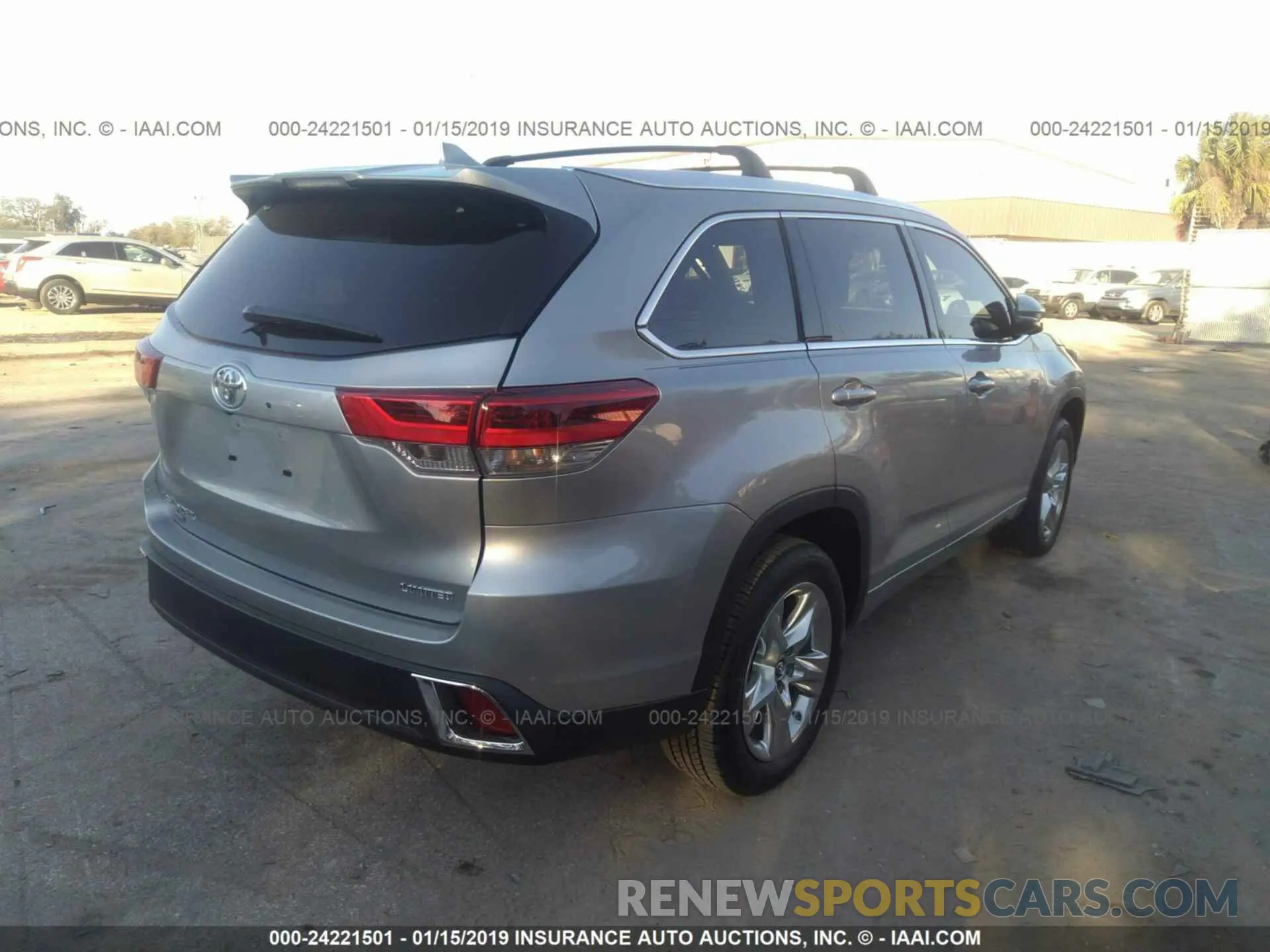 4 Photograph of a damaged car 5TDYZRFH6KS297320 TOYOTA HIGHLANDER 2019