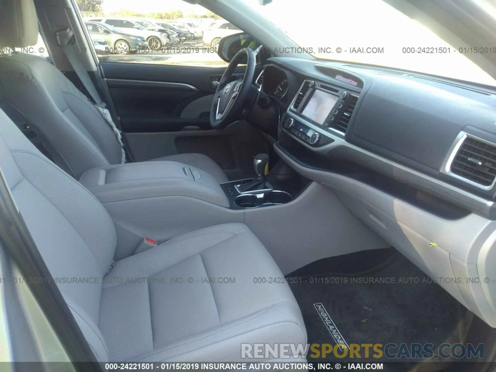 5 Photograph of a damaged car 5TDYZRFH6KS297320 TOYOTA HIGHLANDER 2019