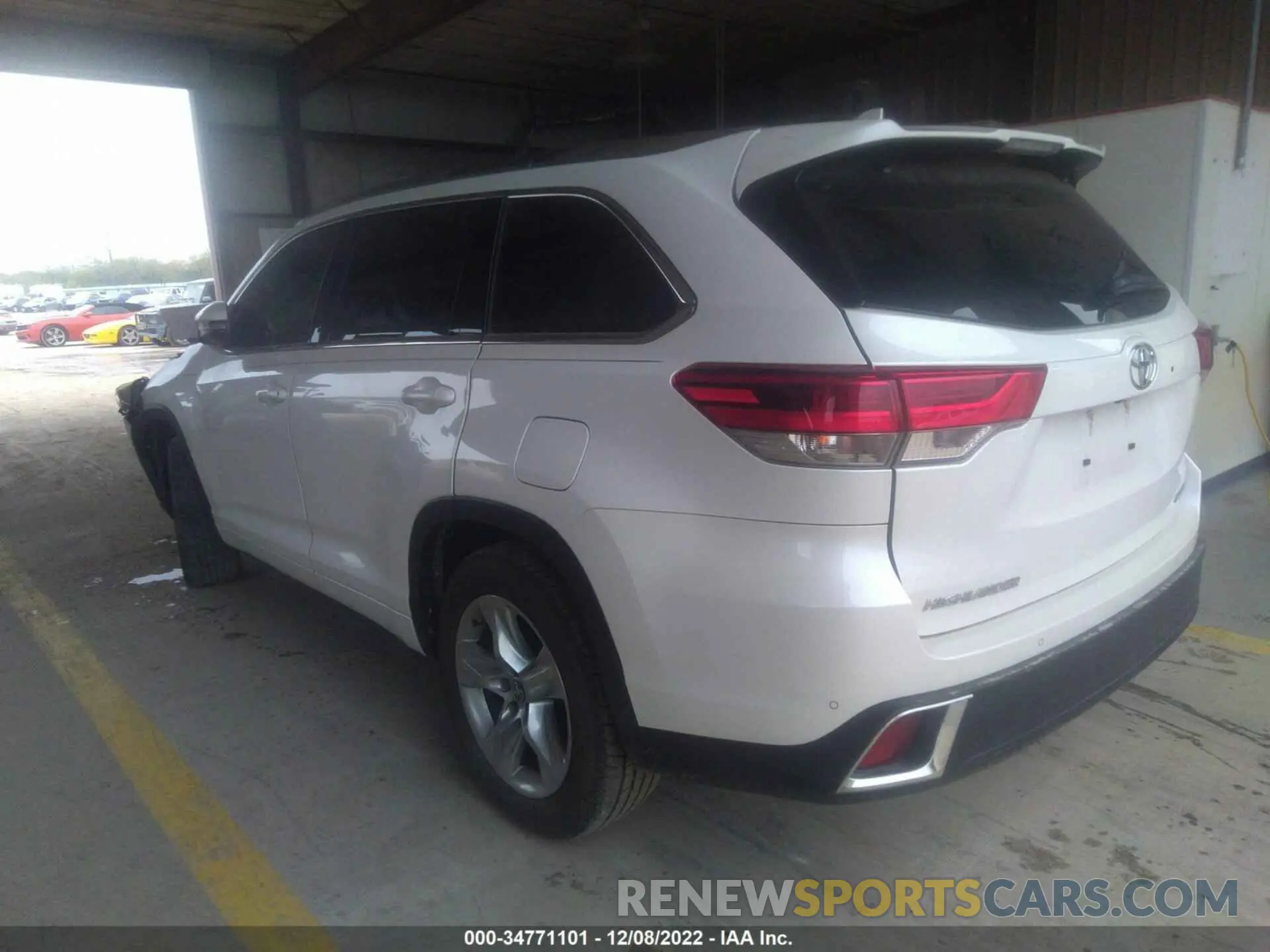 3 Photograph of a damaged car 5TDYZRFH7KS316893 TOYOTA HIGHLANDER 2019