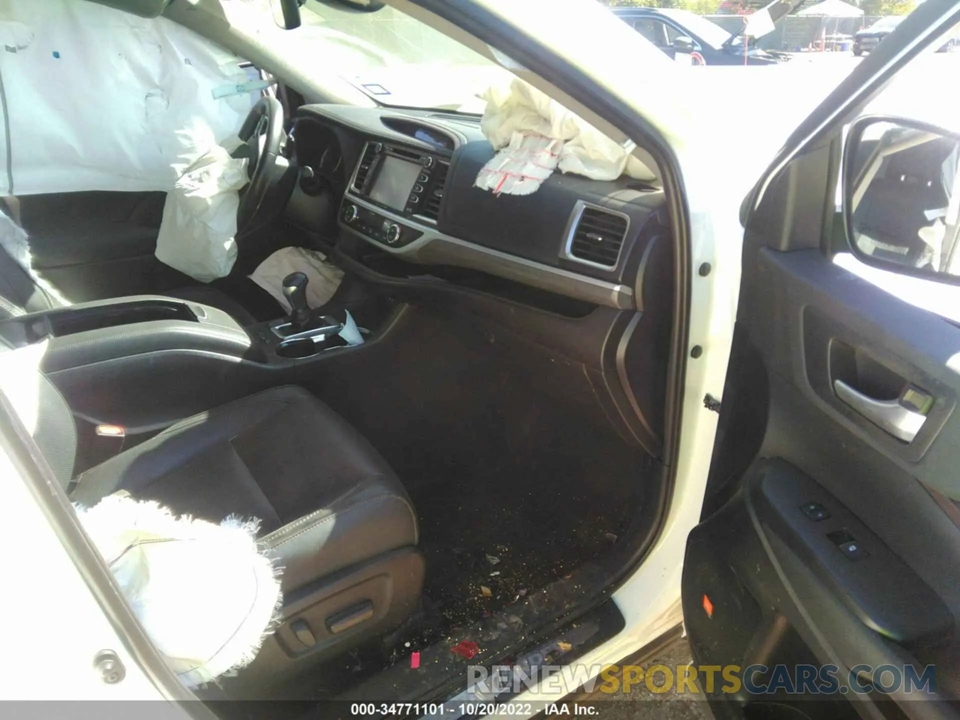 5 Photograph of a damaged car 5TDYZRFH7KS316893 TOYOTA HIGHLANDER 2019