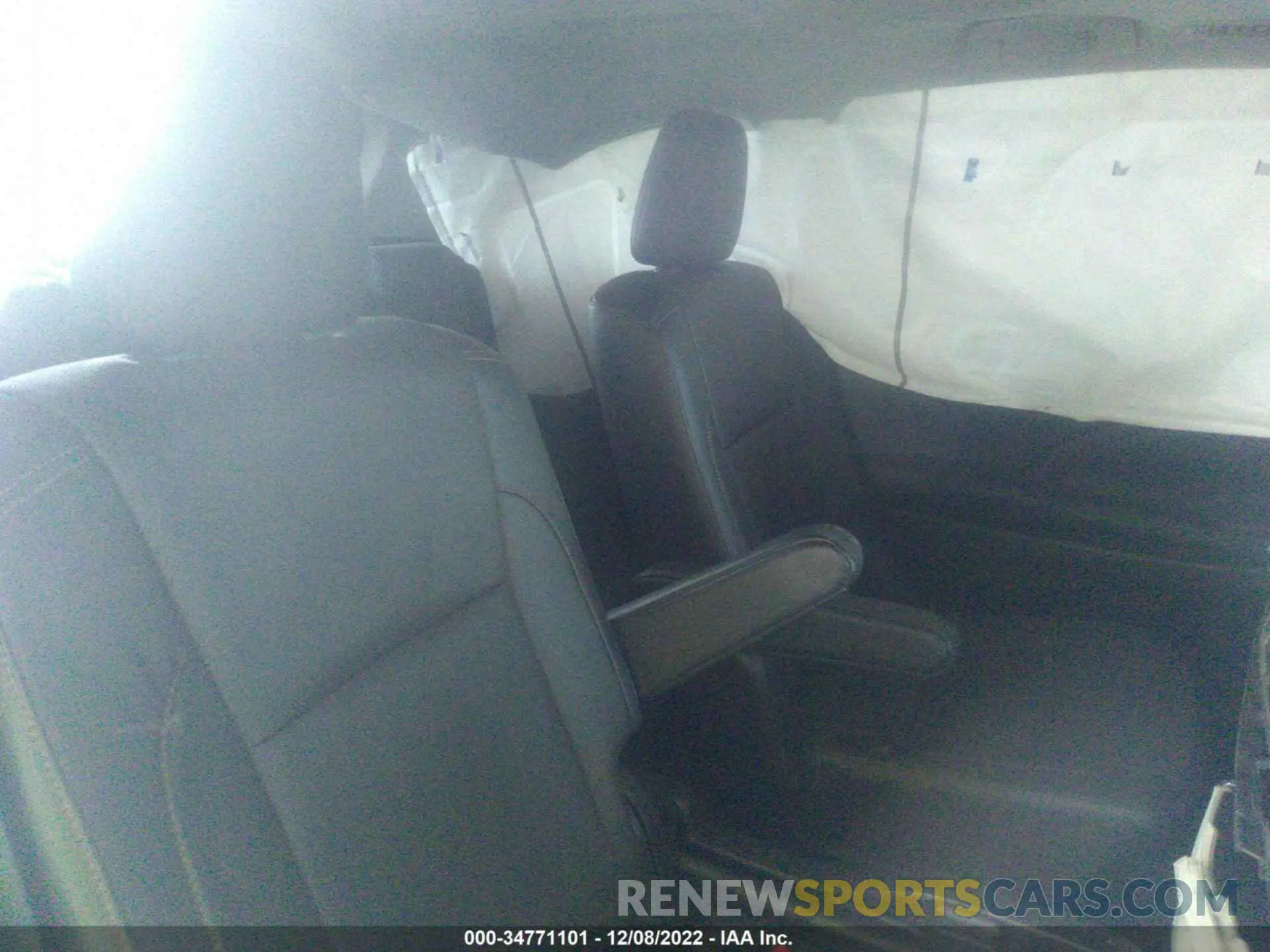 8 Photograph of a damaged car 5TDYZRFH7KS316893 TOYOTA HIGHLANDER 2019