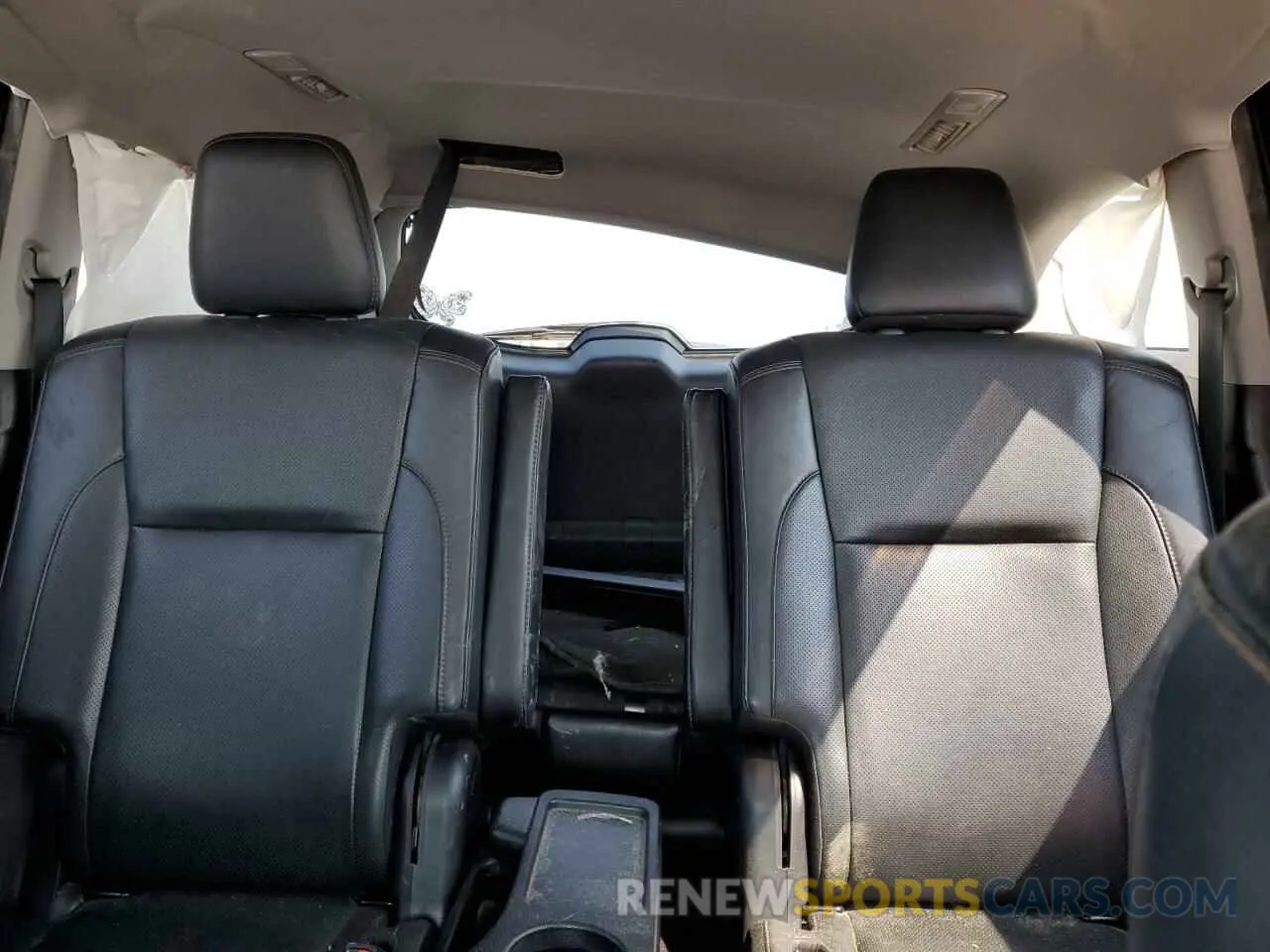 10 Фотография поврежденного автомобиля 5TDYZRFH7KS327358 TOYOTA HIGHLANDER 2019