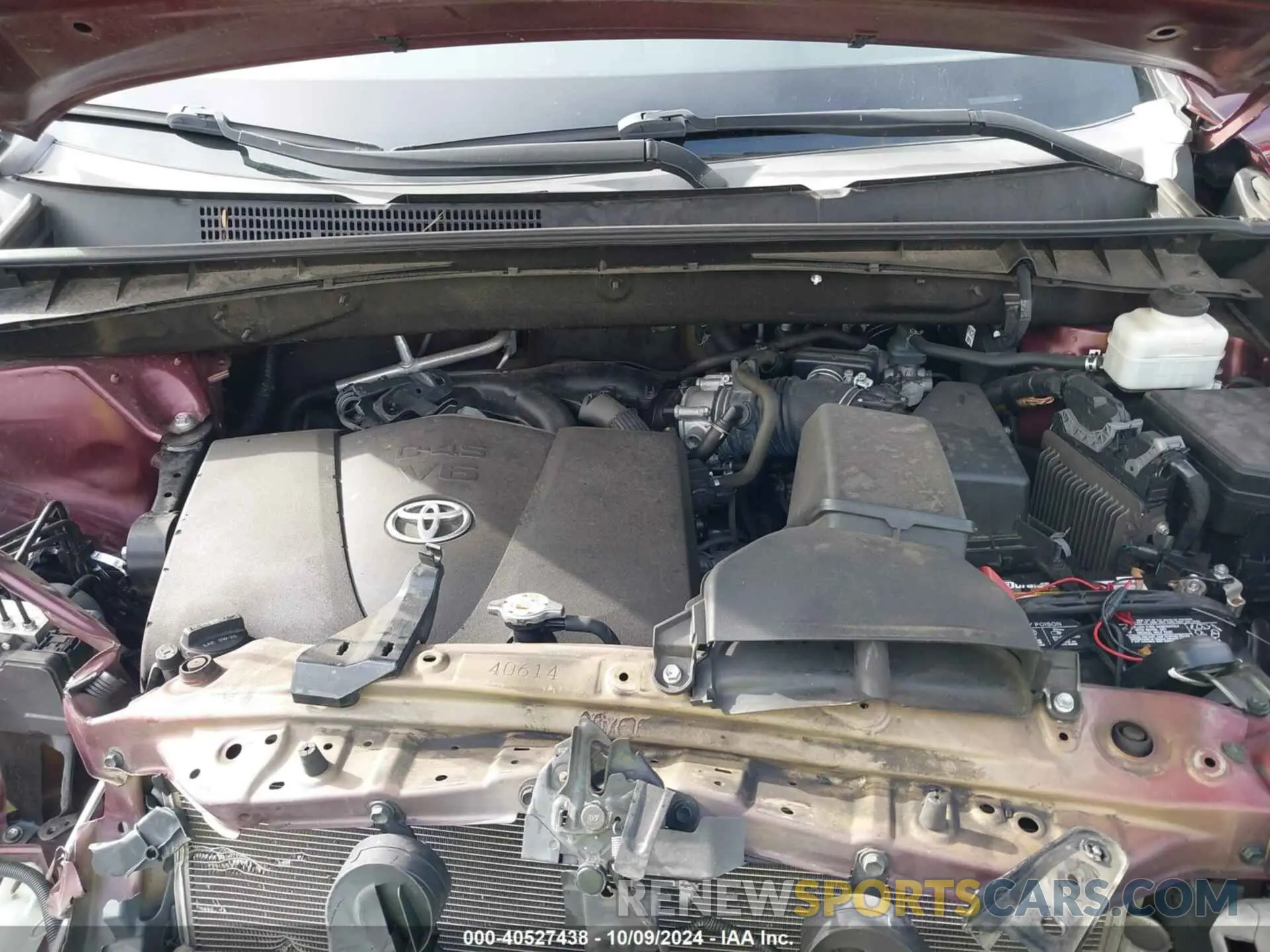 10 Photograph of a damaged car 5TDYZRFH7KS329837 TOYOTA HIGHLANDER 2019