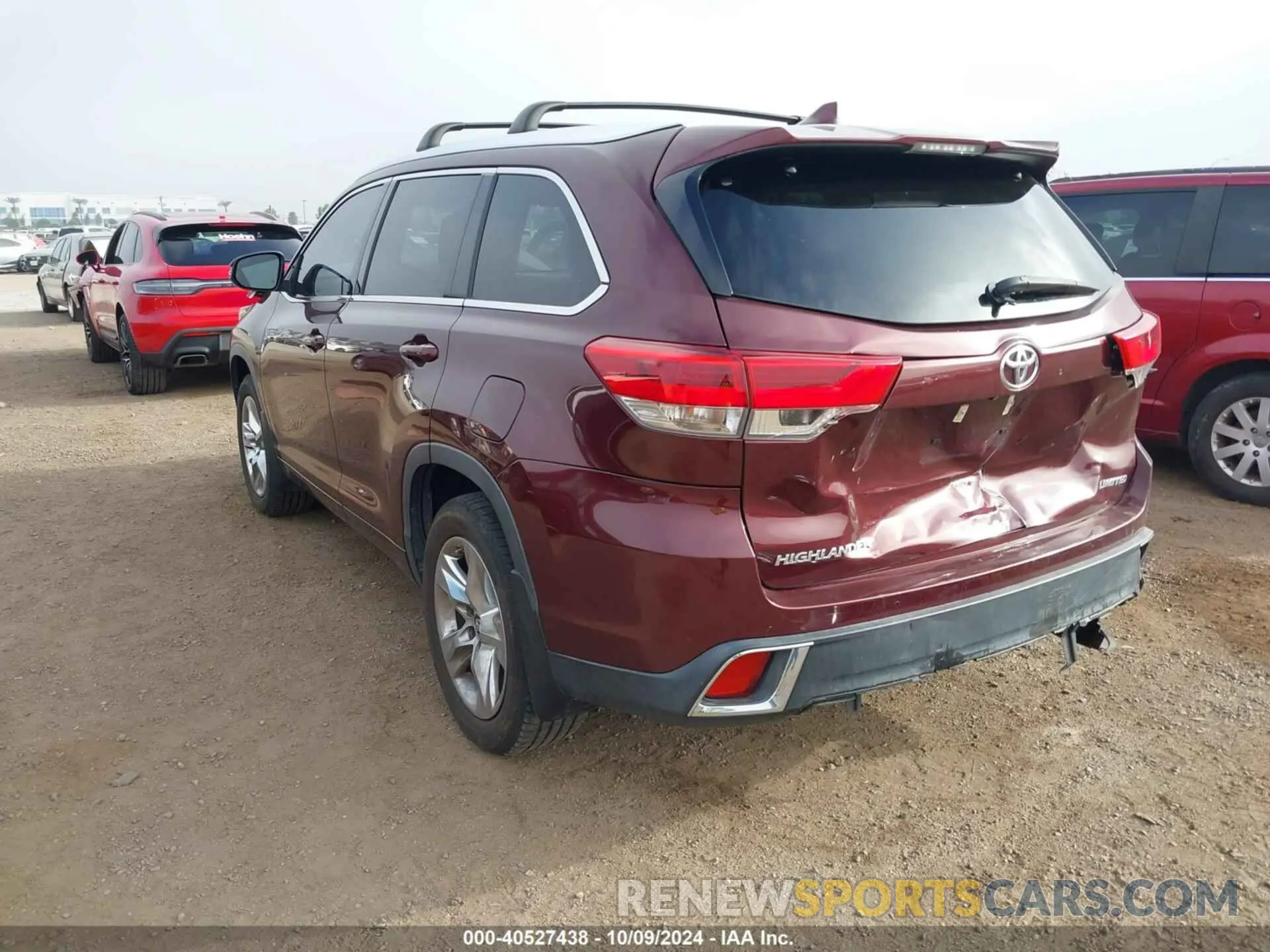 3 Photograph of a damaged car 5TDYZRFH7KS329837 TOYOTA HIGHLANDER 2019