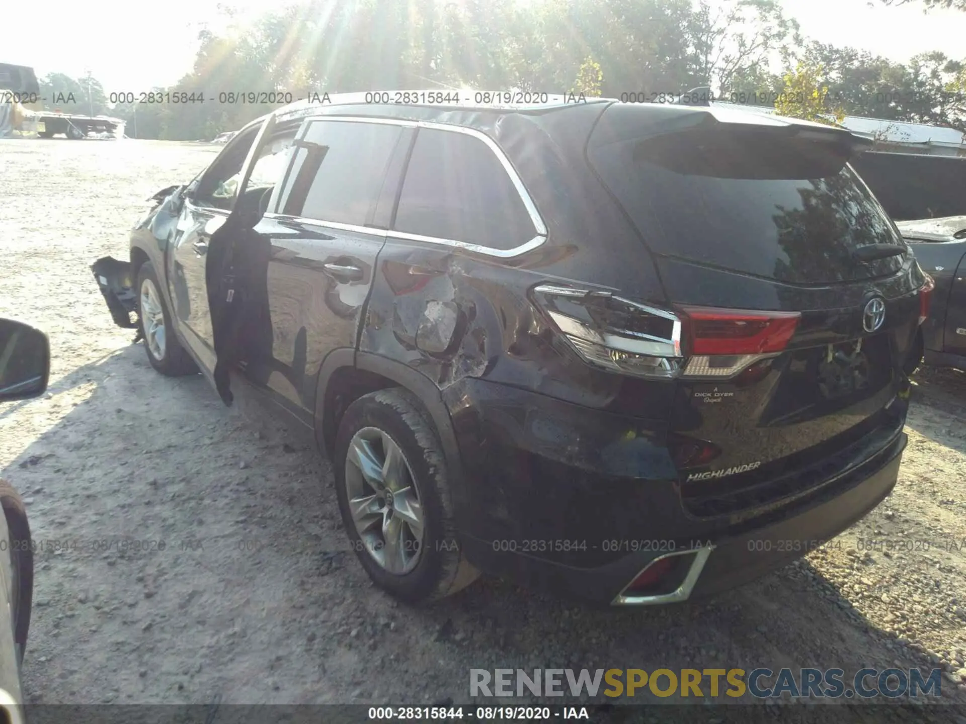3 Photograph of a damaged car 5TDYZRFH9KS337468 TOYOTA HIGHLANDER 2019