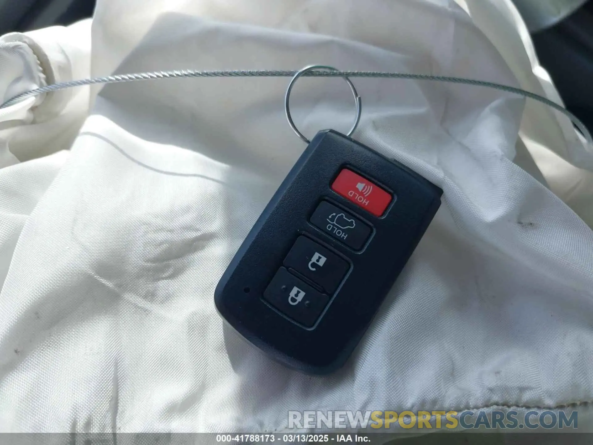 11 Photograph of a damaged car 5TDYZRFHXKS339553 TOYOTA HIGHLANDER 2019