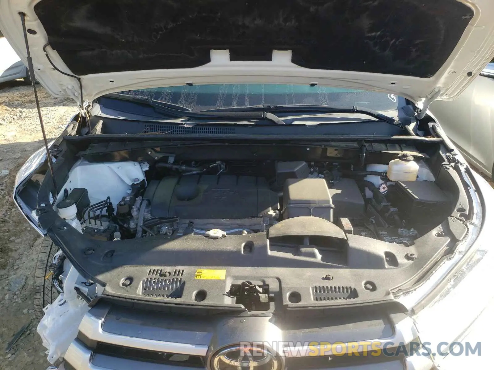 7 Photograph of a damaged car 5TDZARFH0KS052377 TOYOTA HIGHLANDER 2019