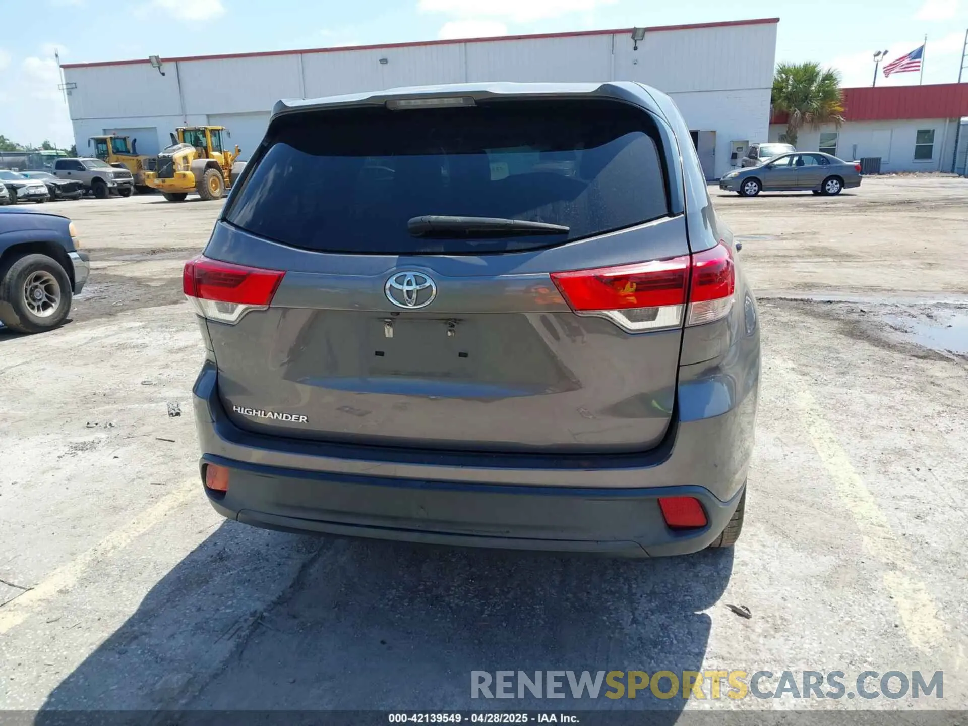 17 Фотография поврежденного автомобиля 5TDZARFH0KS056820 TOYOTA HIGHLANDER 2019