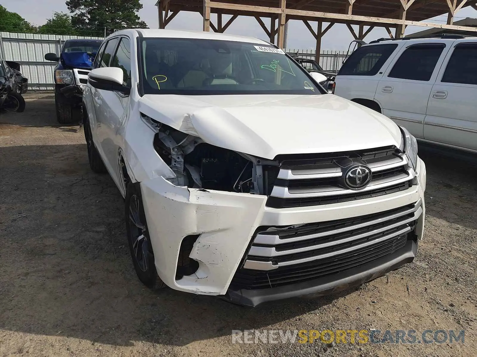 1 Photograph of a damaged car 5TDZARFH0KS057675 TOYOTA HIGHLANDER 2019