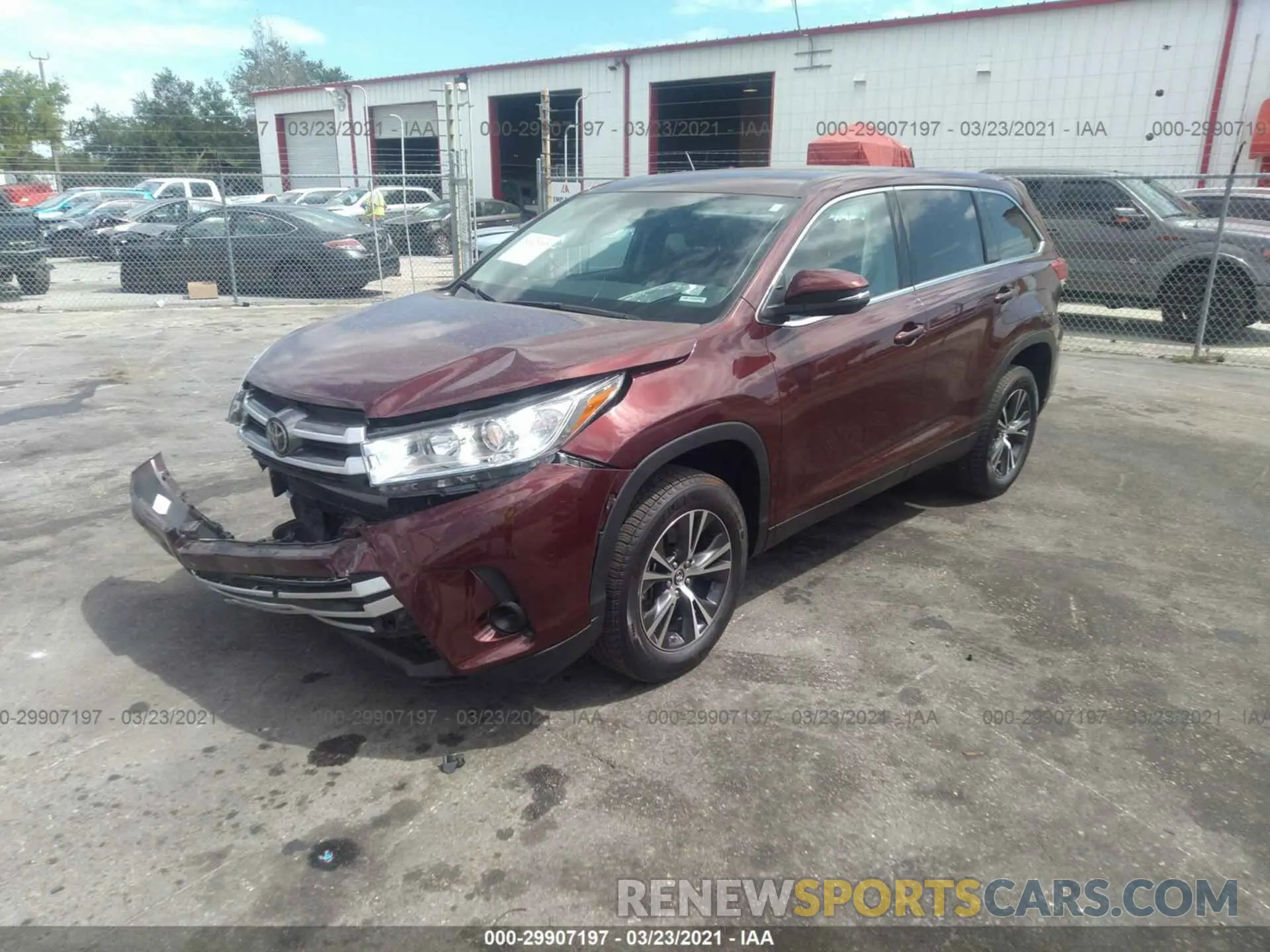 2 Photograph of a damaged car 5TDZARFH0KS059894 TOYOTA HIGHLANDER 2019