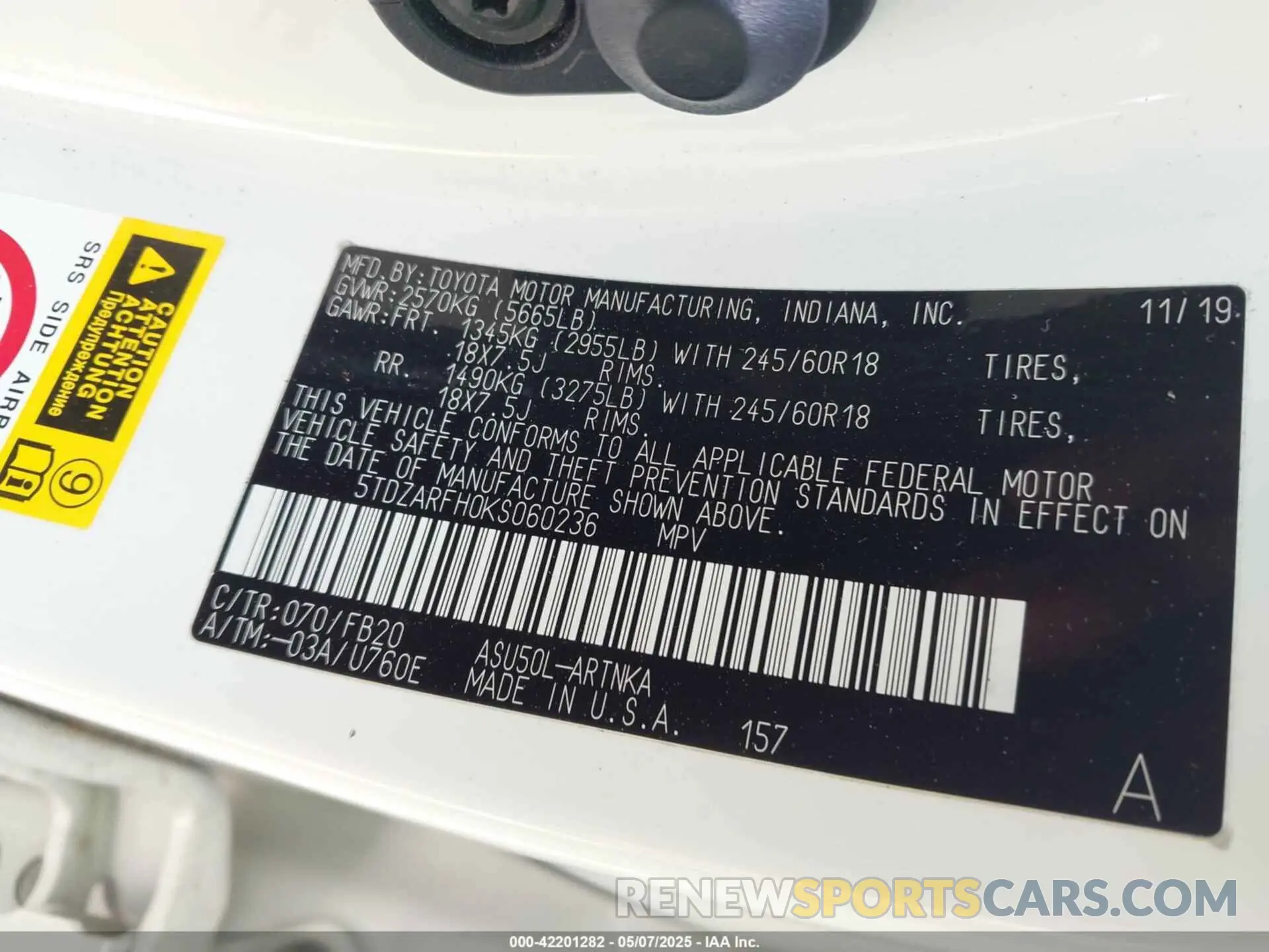 9 Photograph of a damaged car 5TDZARFH0KS060236 TOYOTA HIGHLANDER 2019