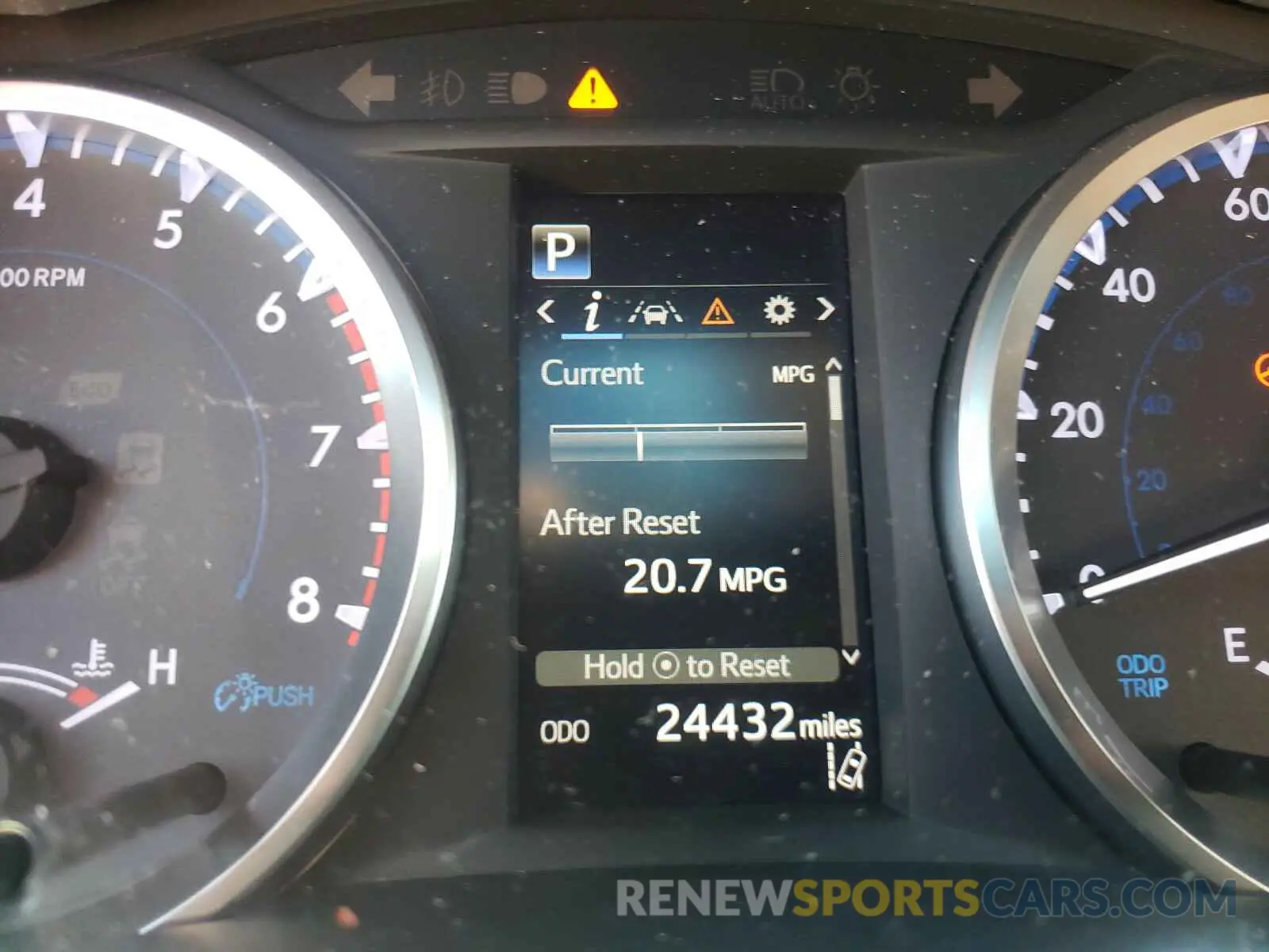 8 Photograph of a damaged car 5TDZARFH1KS044451 TOYOTA HIGHLANDER 2019
