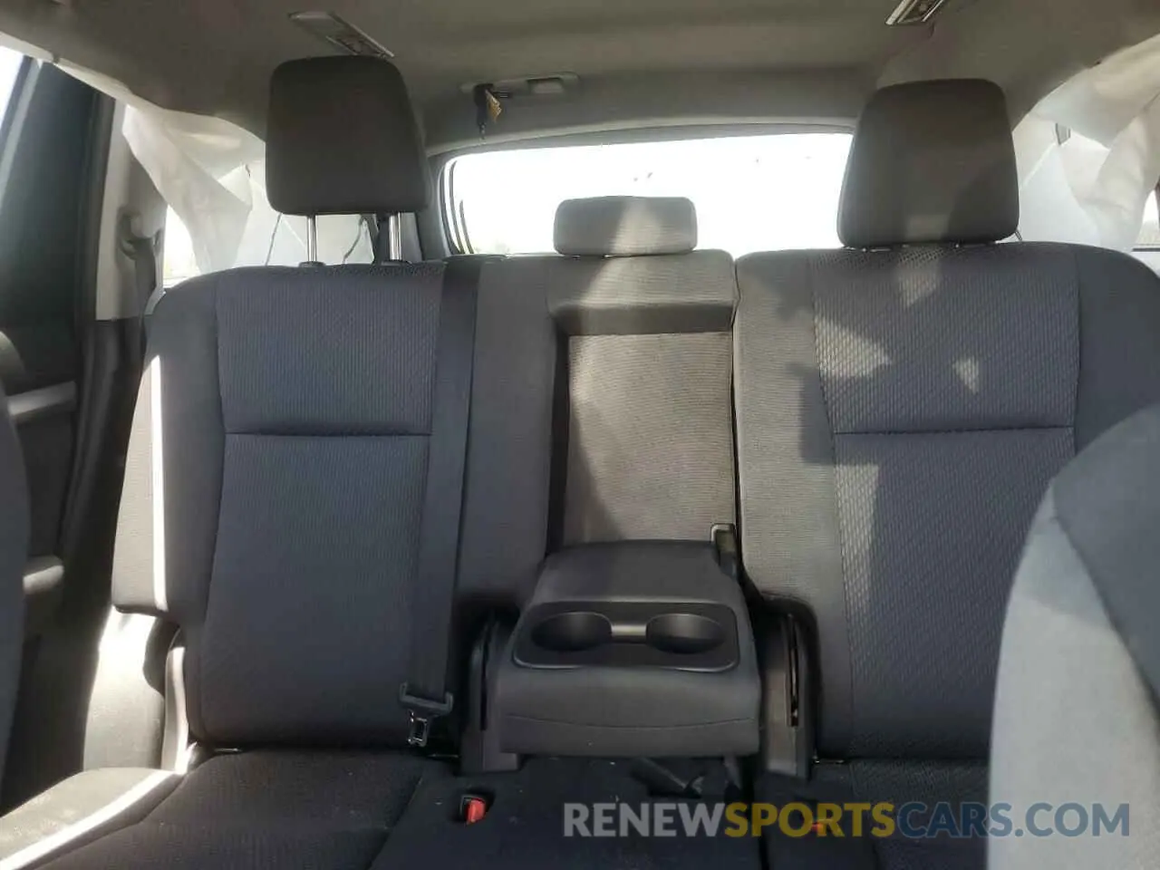 10 Фотография поврежденного автомобиля 5TDZARFH1KS045731 TOYOTA HIGHLANDER 2019