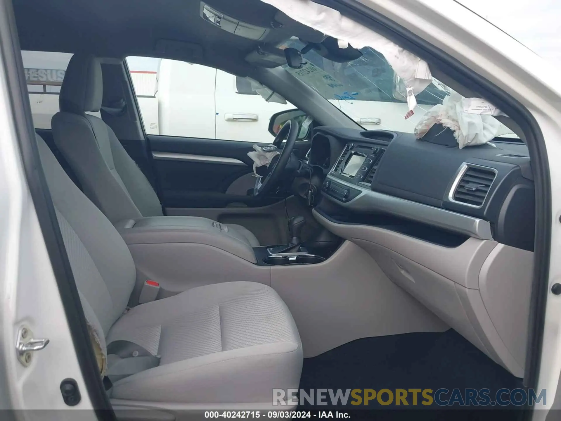 5 Фотография поврежденного автомобиля 5TDZARFH1KS051738 TOYOTA HIGHLANDER 2019