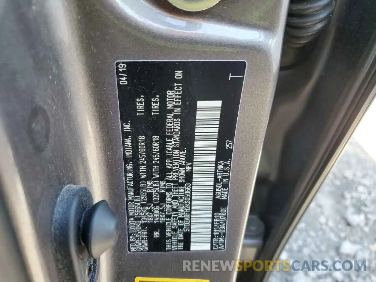 13 Photograph of a damaged car 5TDZARFH2KS050663 TOYOTA HIGHLANDER 2019