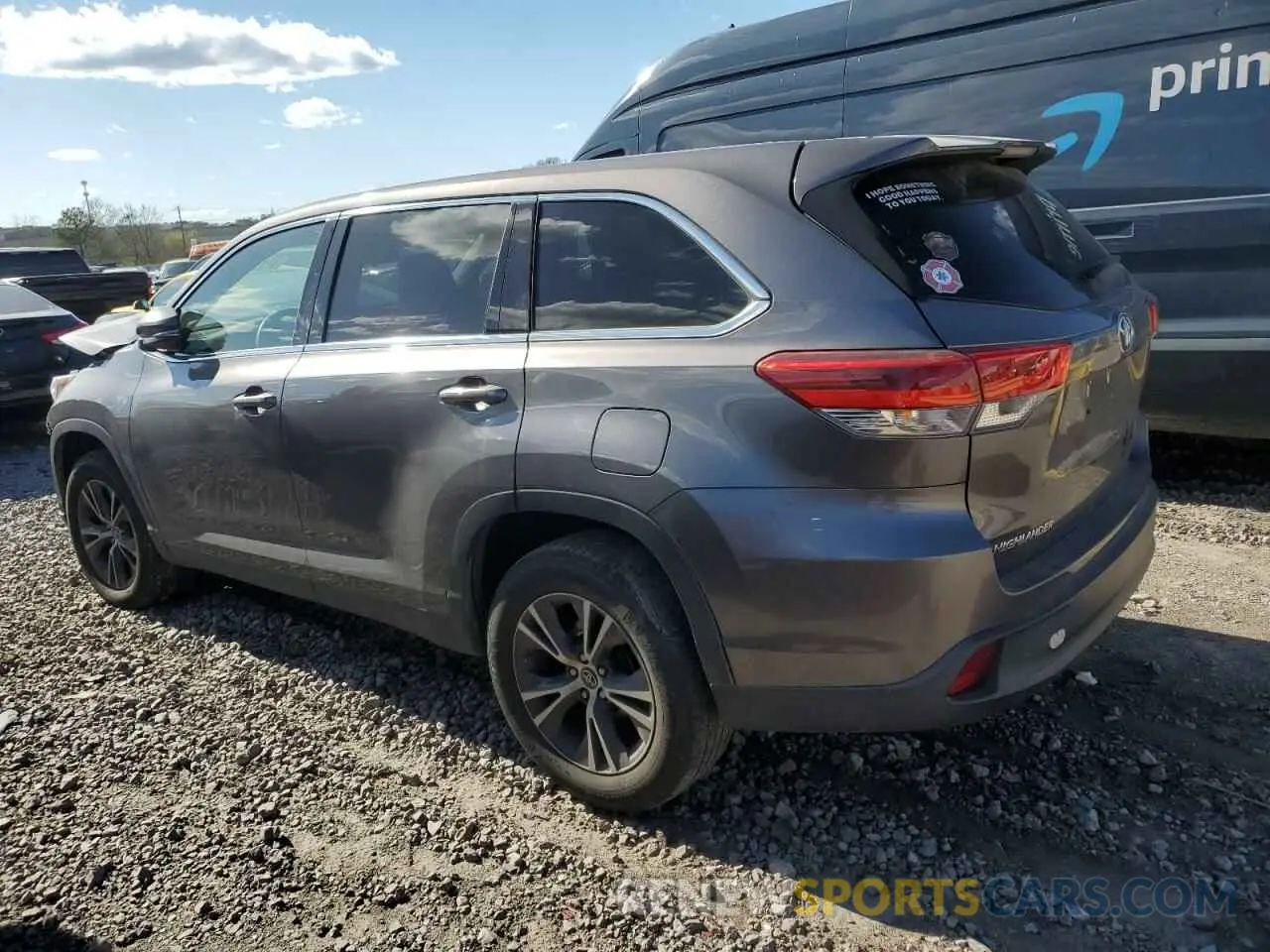 2 Photograph of a damaged car 5TDZARFH2KS050663 TOYOTA HIGHLANDER 2019