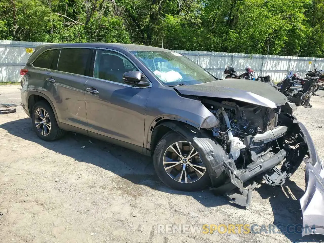 4 Photograph of a damaged car 5TDZARFH2KS054227 TOYOTA HIGHLANDER 2019