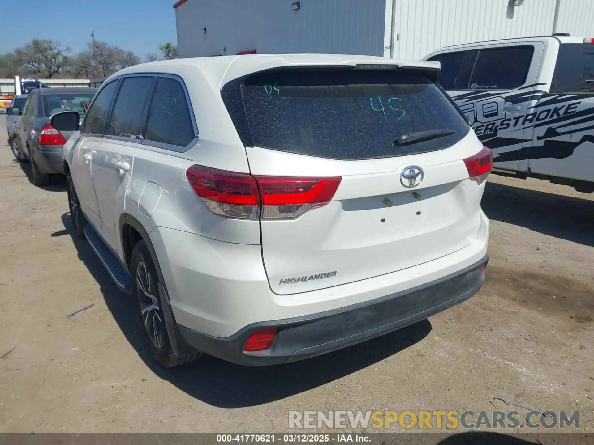 3 Фотография поврежденного автомобиля 5TDZARFH3KS047612 TOYOTA HIGHLANDER 2019