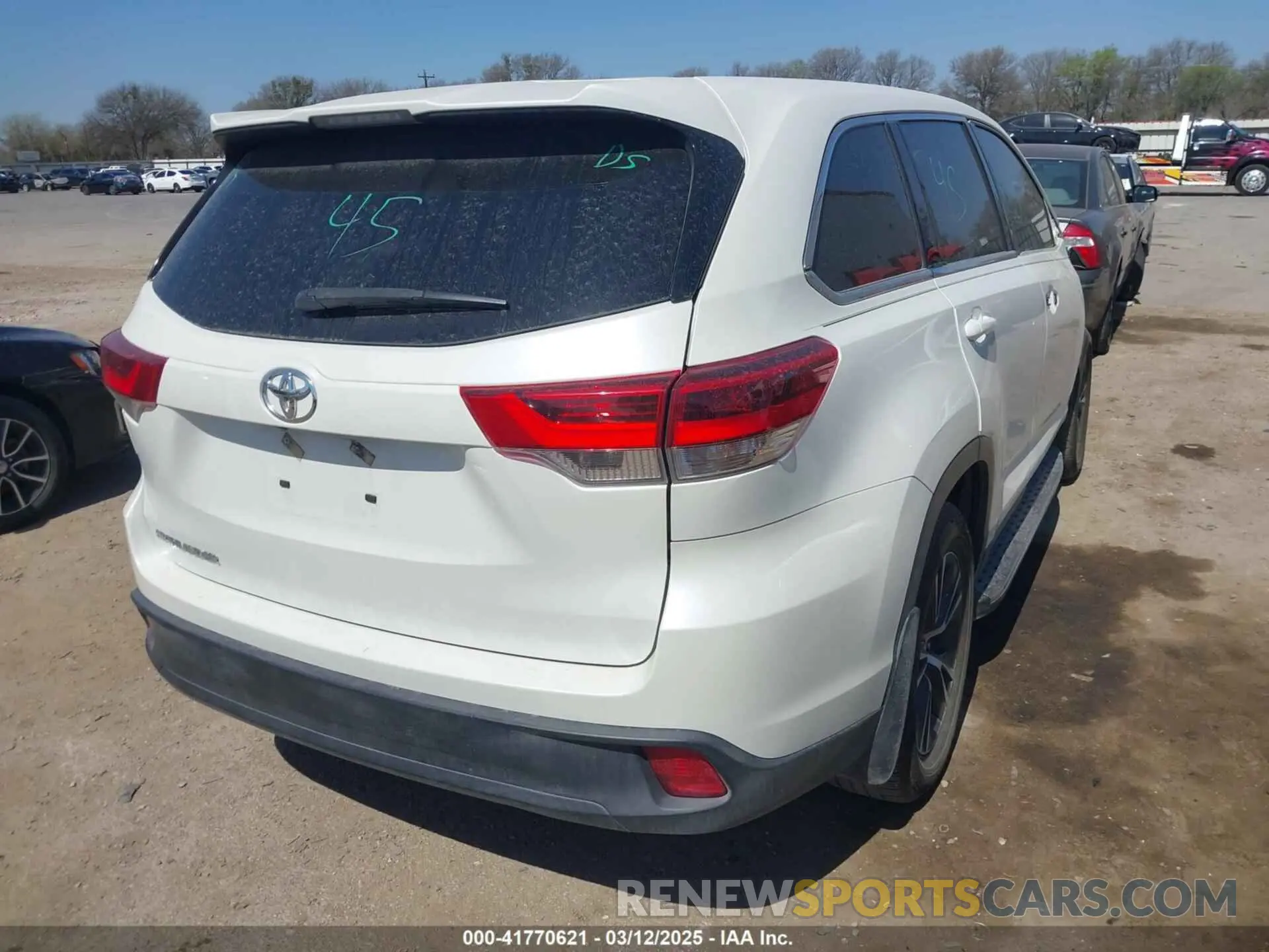 4 Фотография поврежденного автомобиля 5TDZARFH3KS047612 TOYOTA HIGHLANDER 2019