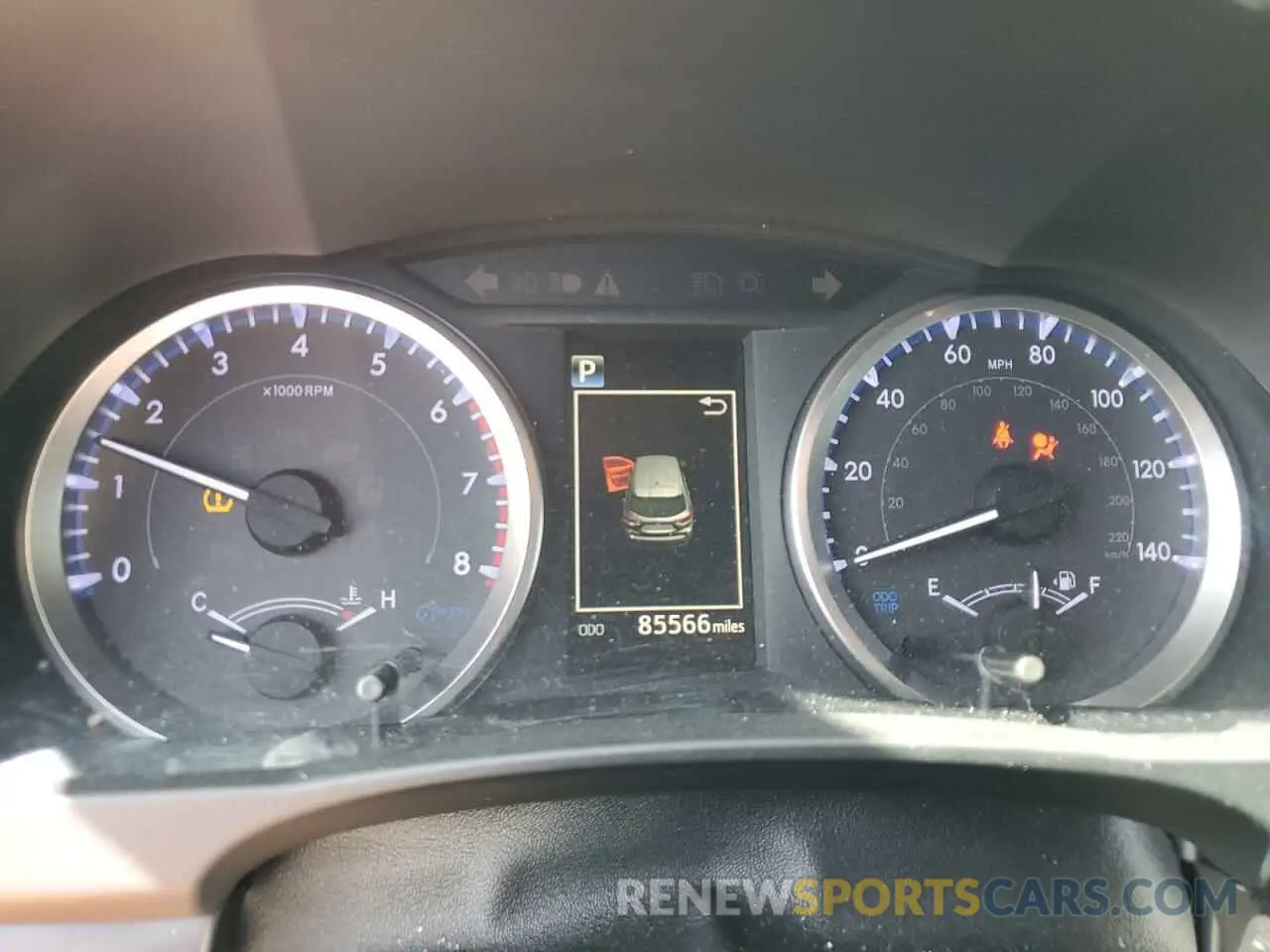 9 Photograph of a damaged car 5TDZARFH3KS049540 TOYOTA HIGHLANDER 2019