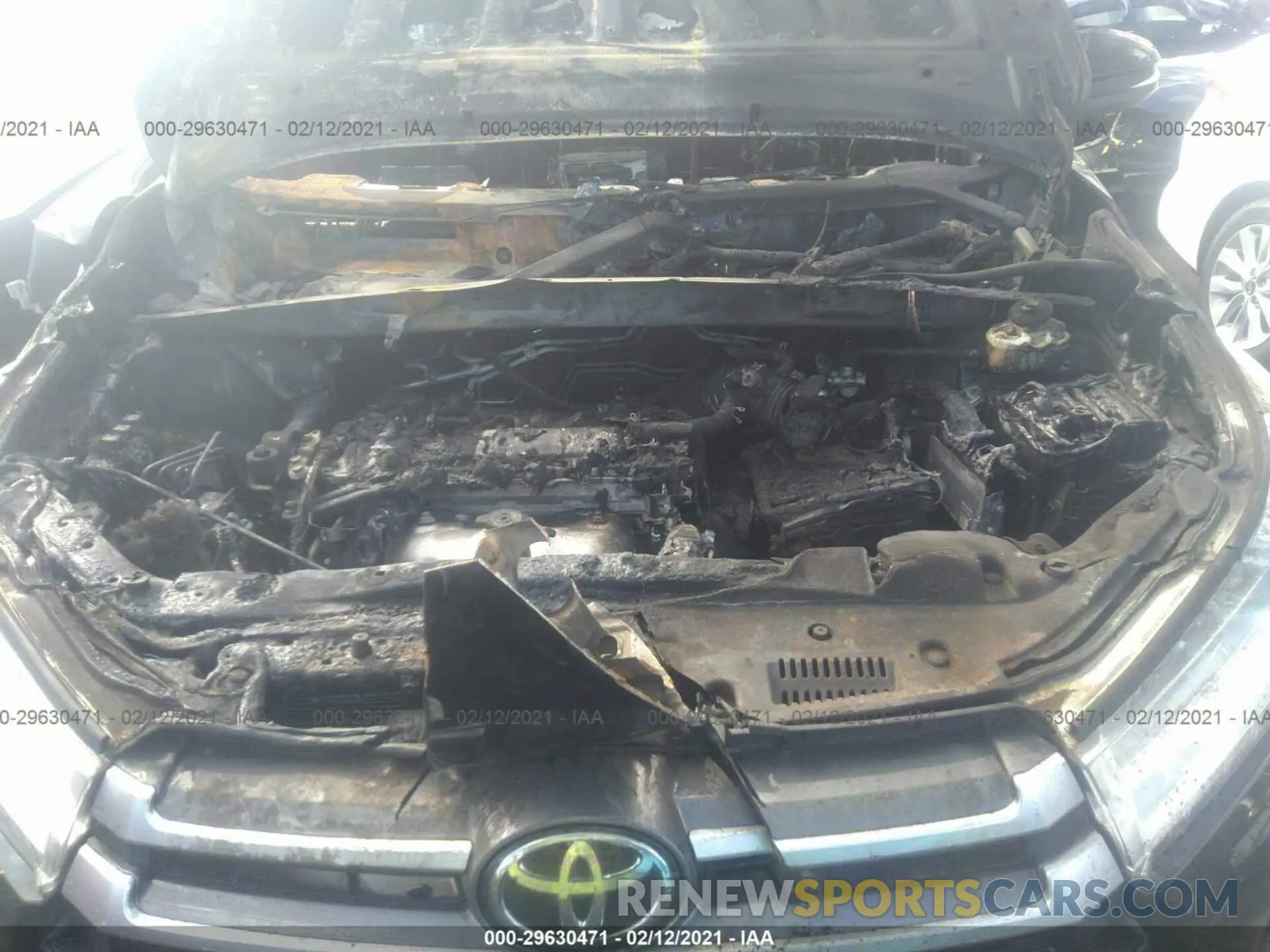 10 Photograph of a damaged car 5TDZARFH3KS050946 TOYOTA HIGHLANDER 2019