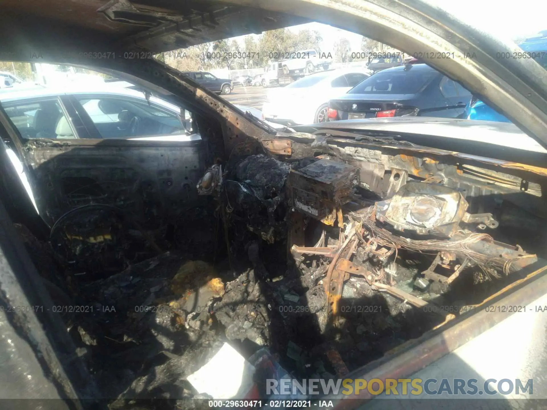 5 Photograph of a damaged car 5TDZARFH3KS050946 TOYOTA HIGHLANDER 2019