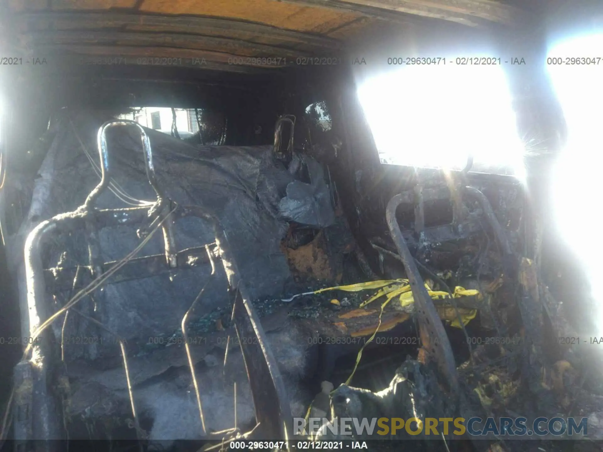 8 Photograph of a damaged car 5TDZARFH3KS050946 TOYOTA HIGHLANDER 2019