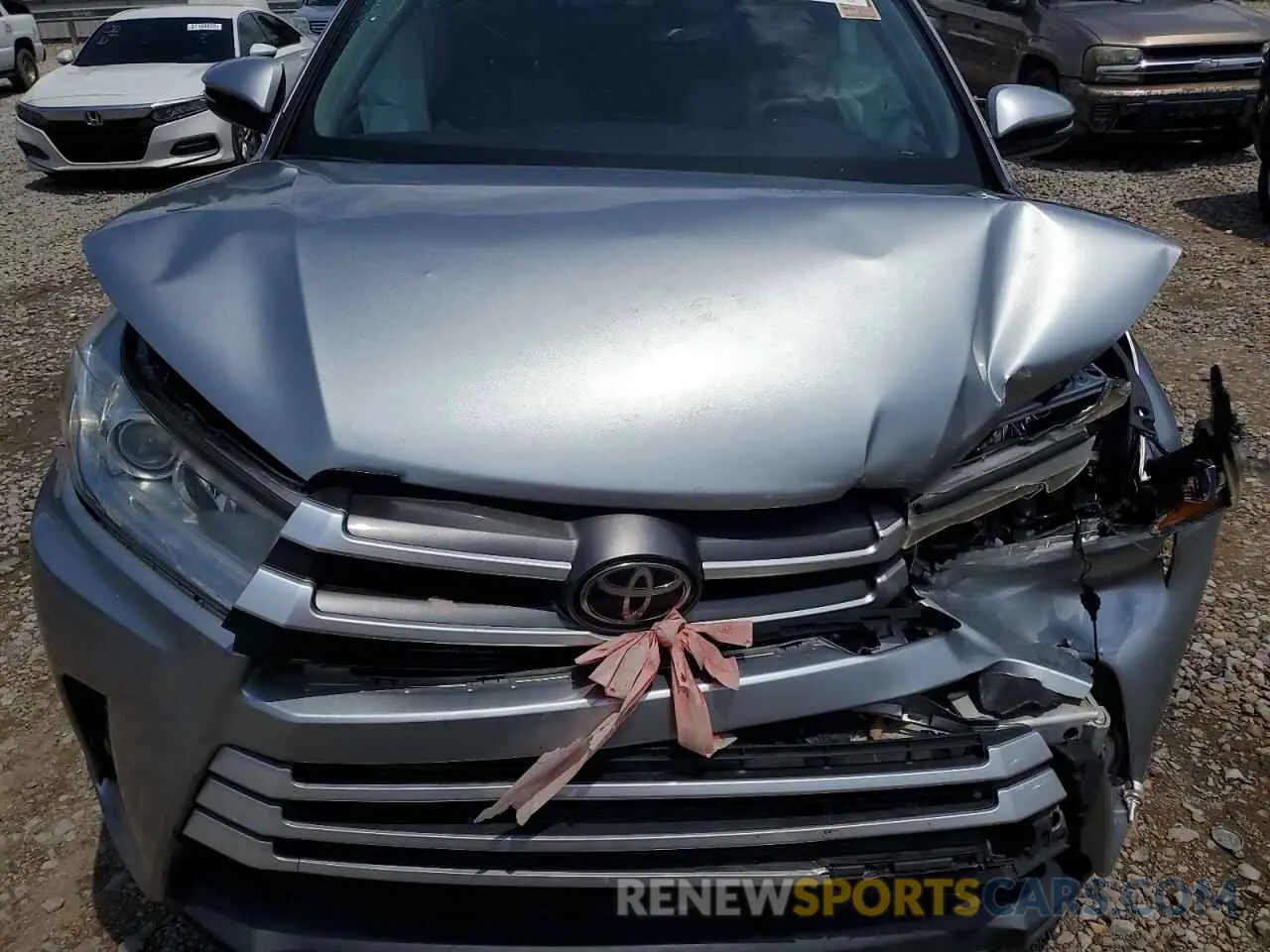 12 Фотография поврежденного автомобиля 5TDZARFH3KS055936 TOYOTA HIGHLANDER 2019
